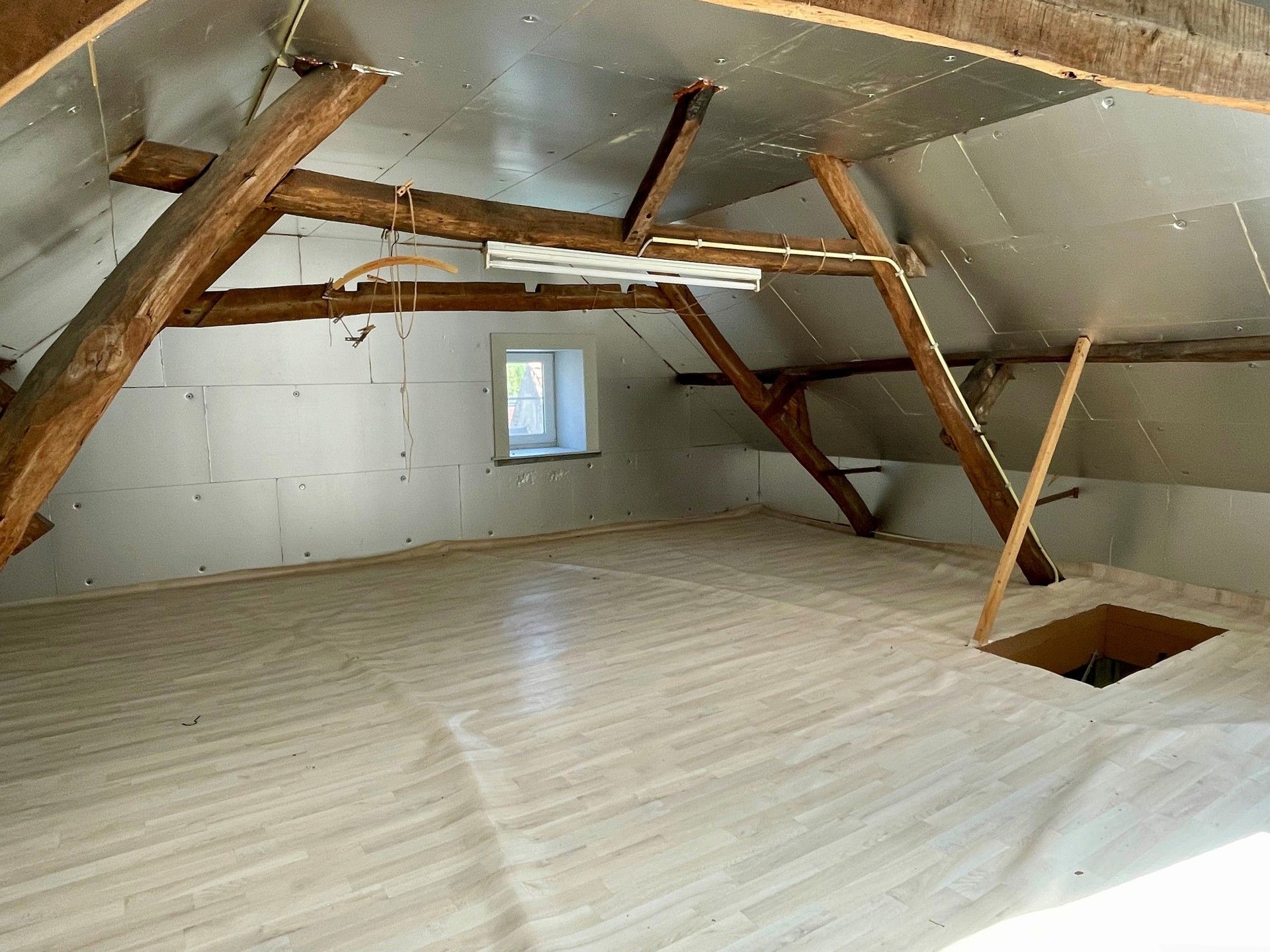 LEDE - Verzorgde, te renoveren woning op een goeie ligging foto 10