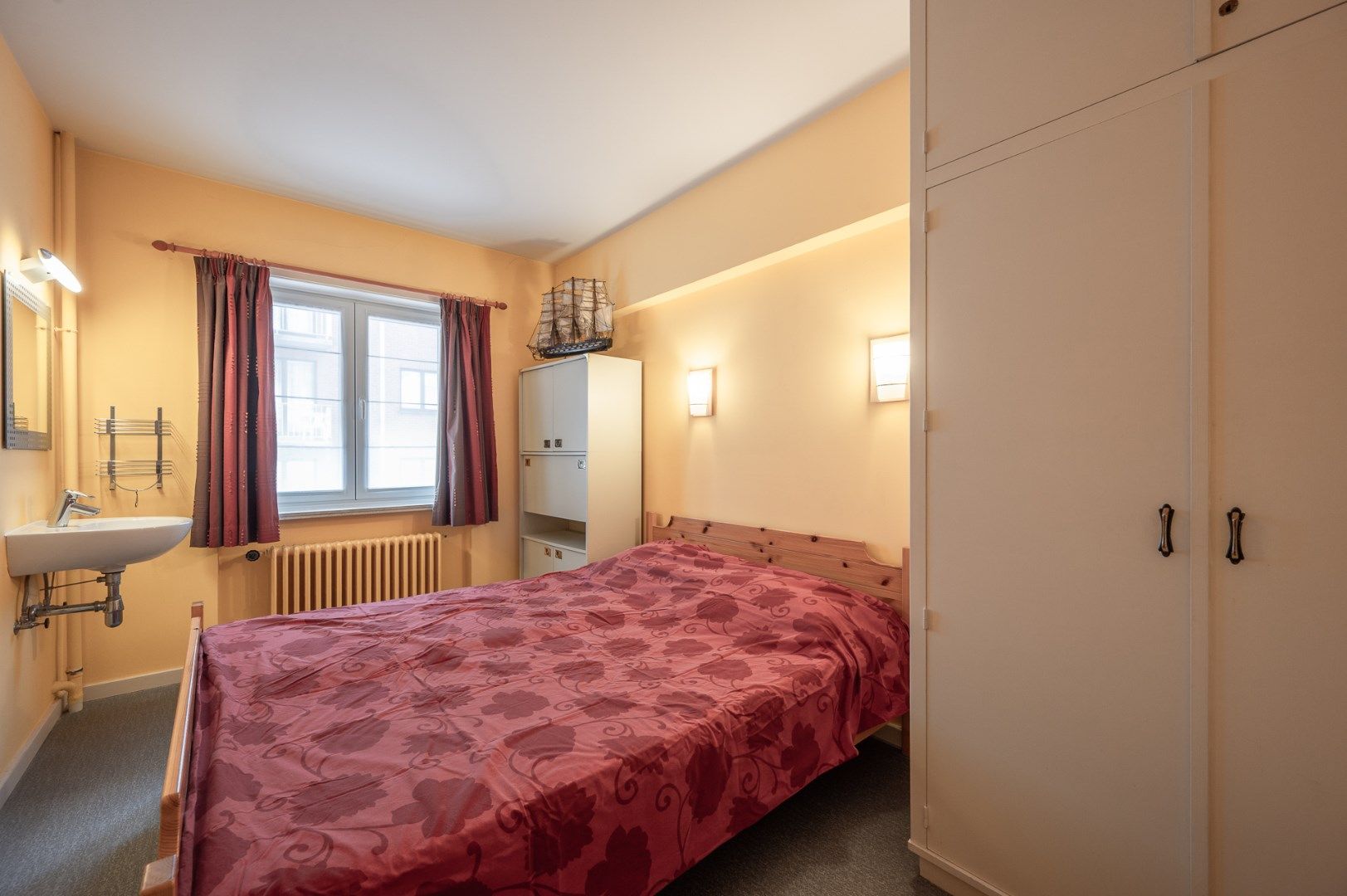 Ruim appartement met breed frontaal zeezicht te duinbergen foto 9