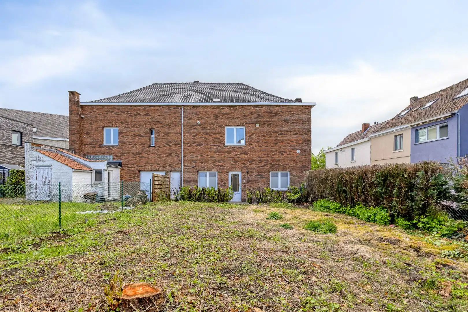 TE RENOVEREN WONING met 2 woonéénheden en tuin – 1640 SINT-GENESIUS-RODE foto 2