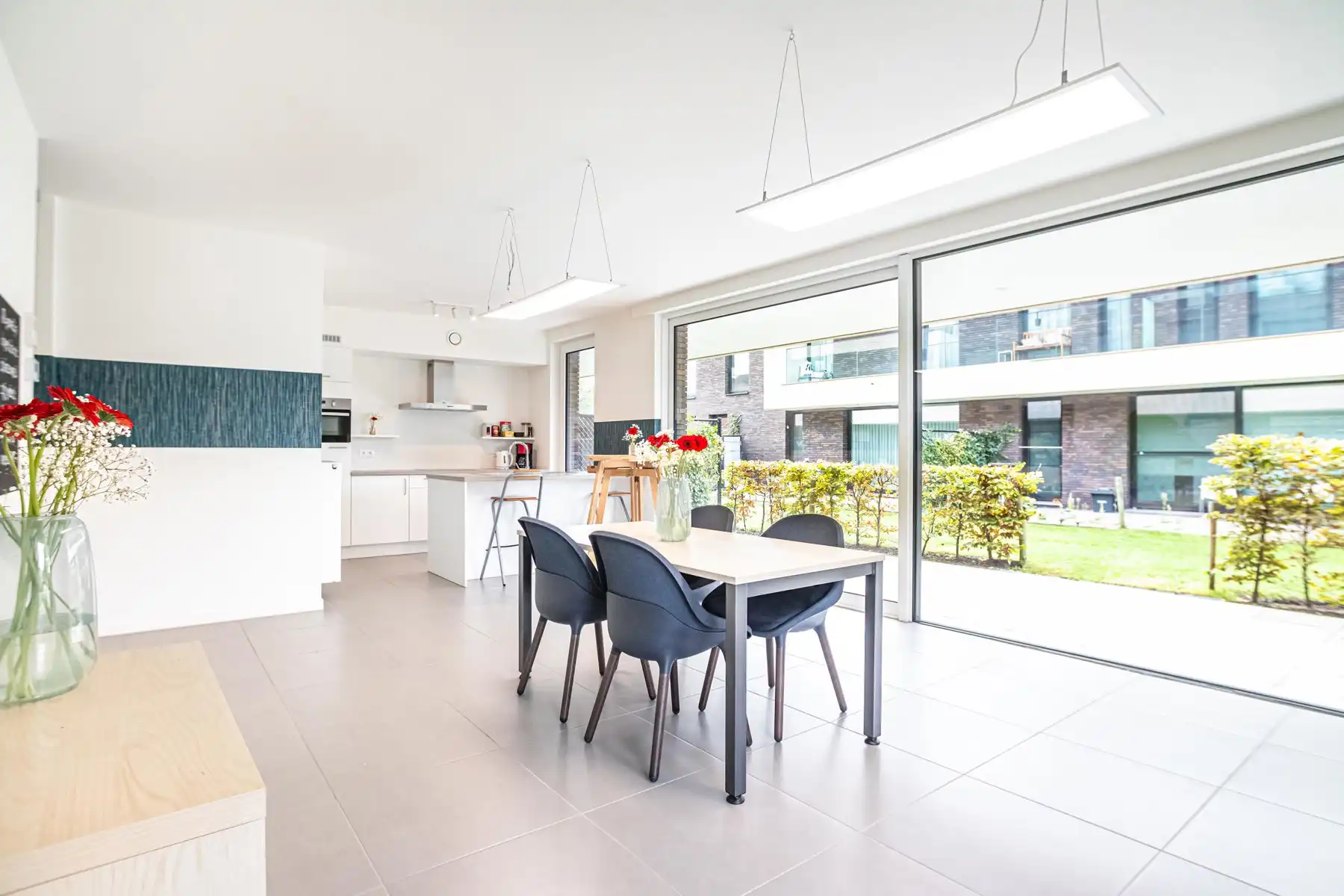 Lichtrijk gelijkvloers appartement met terras en tuinzicht foto 7