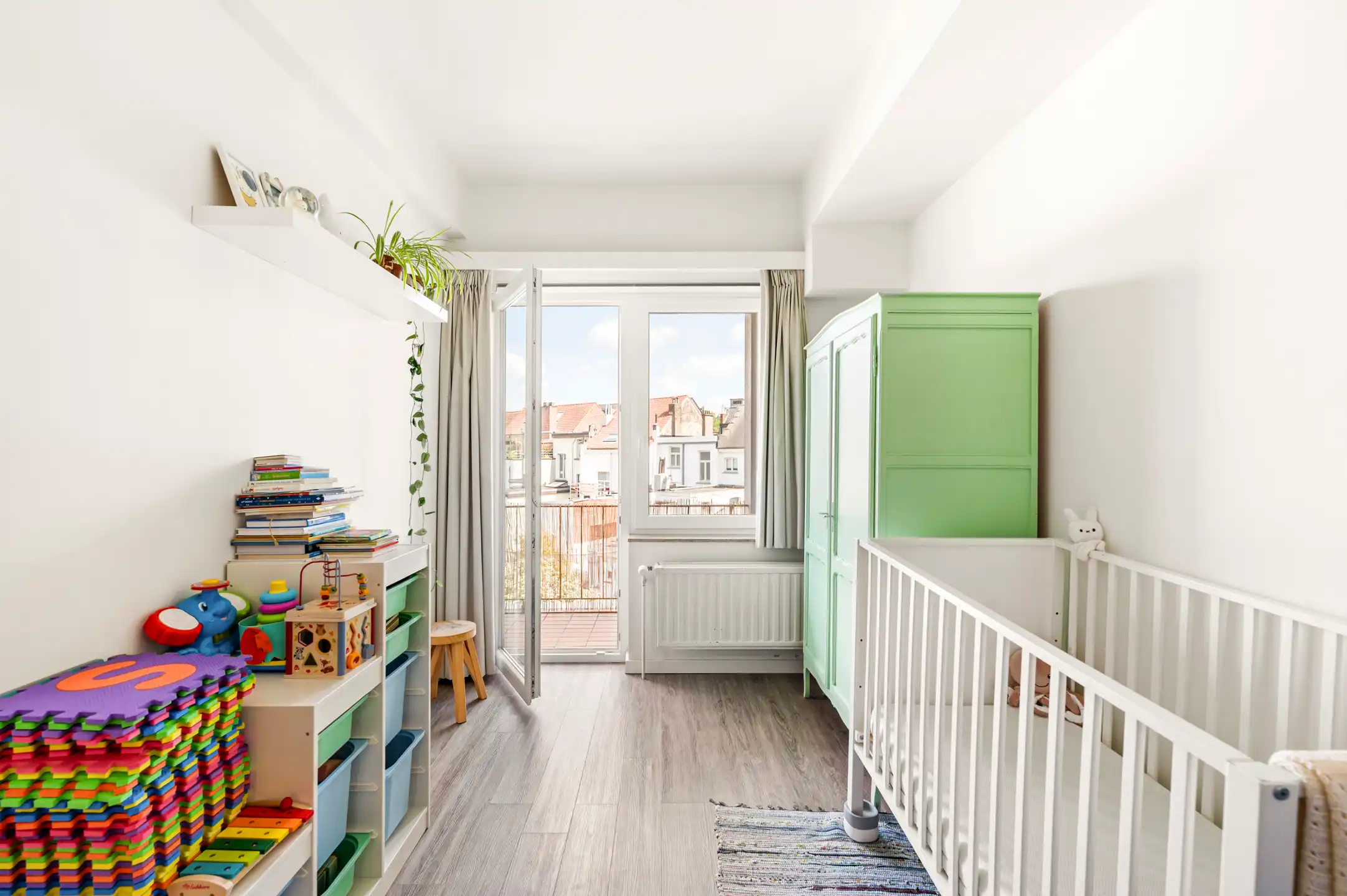 Charmant en lichtrijk appartement met terras in topbuurt foto 10