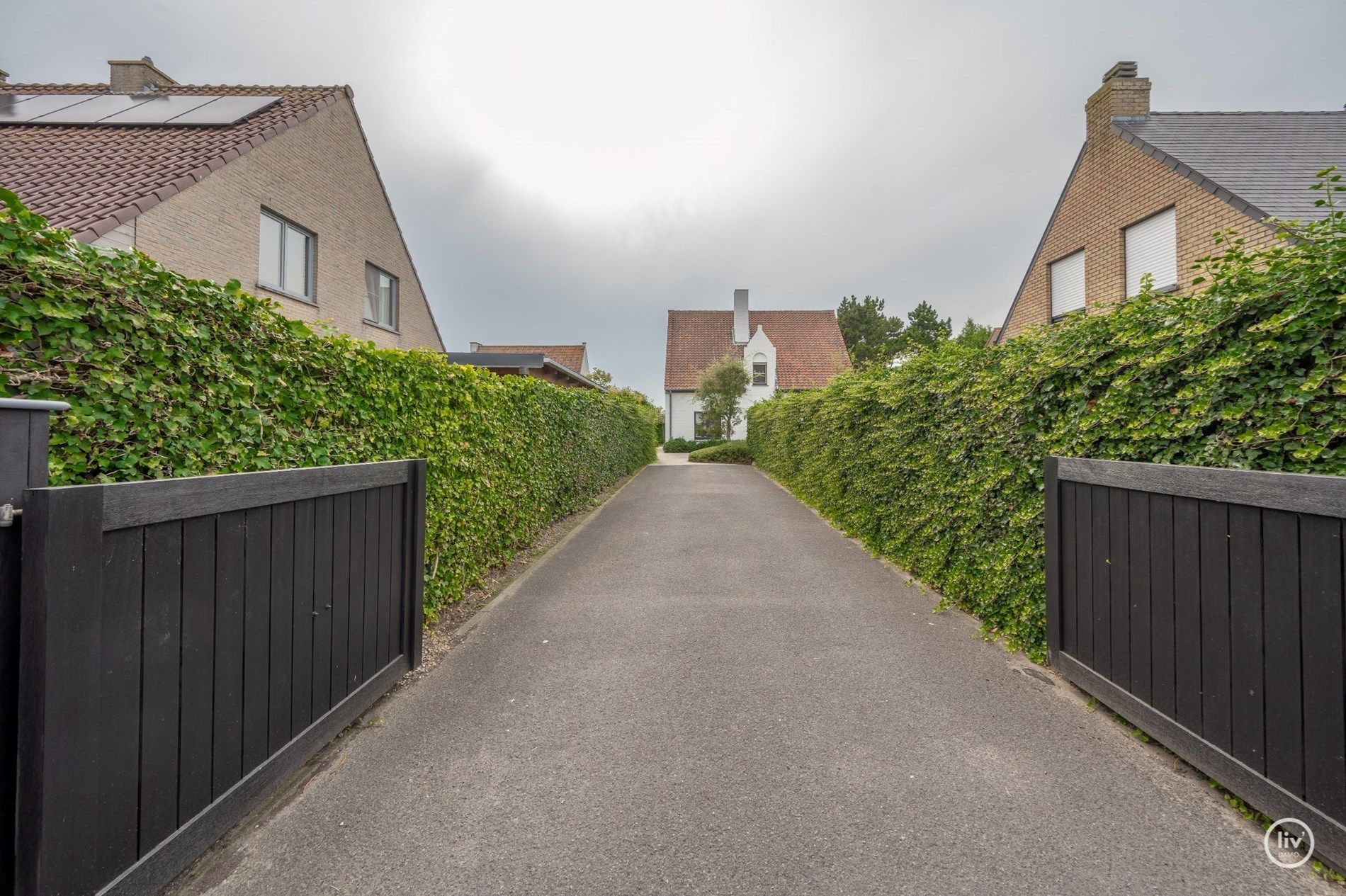 Centraal gelegen villa te Knokke-Heist (op een perceel van 601m2) in zeer goed onderhouden staat.  foto 35