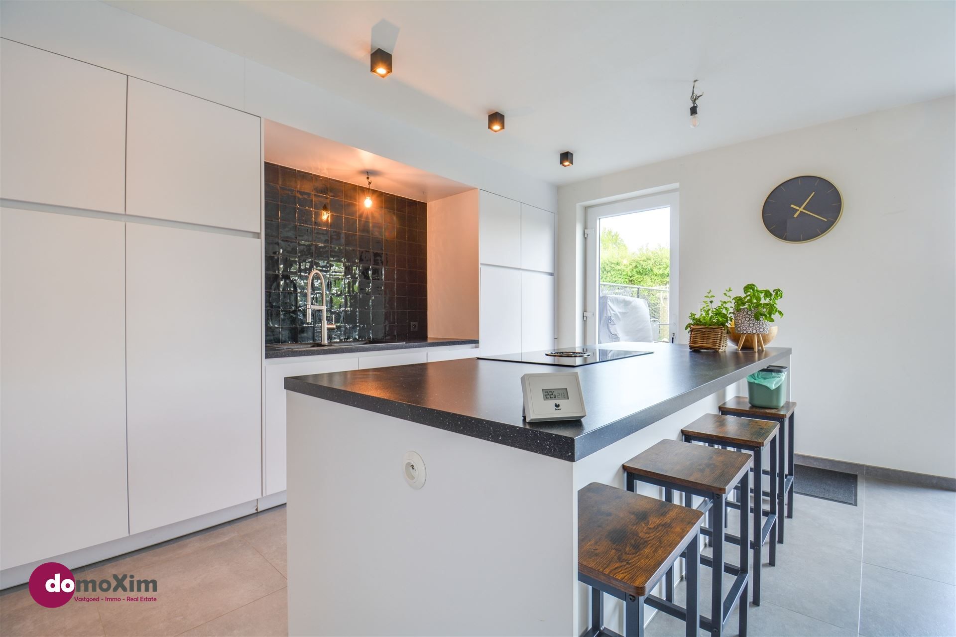 Prachtige energiezuinige woning met 5 slaapkamers gelegen in een rustige woonwijk foto 11
