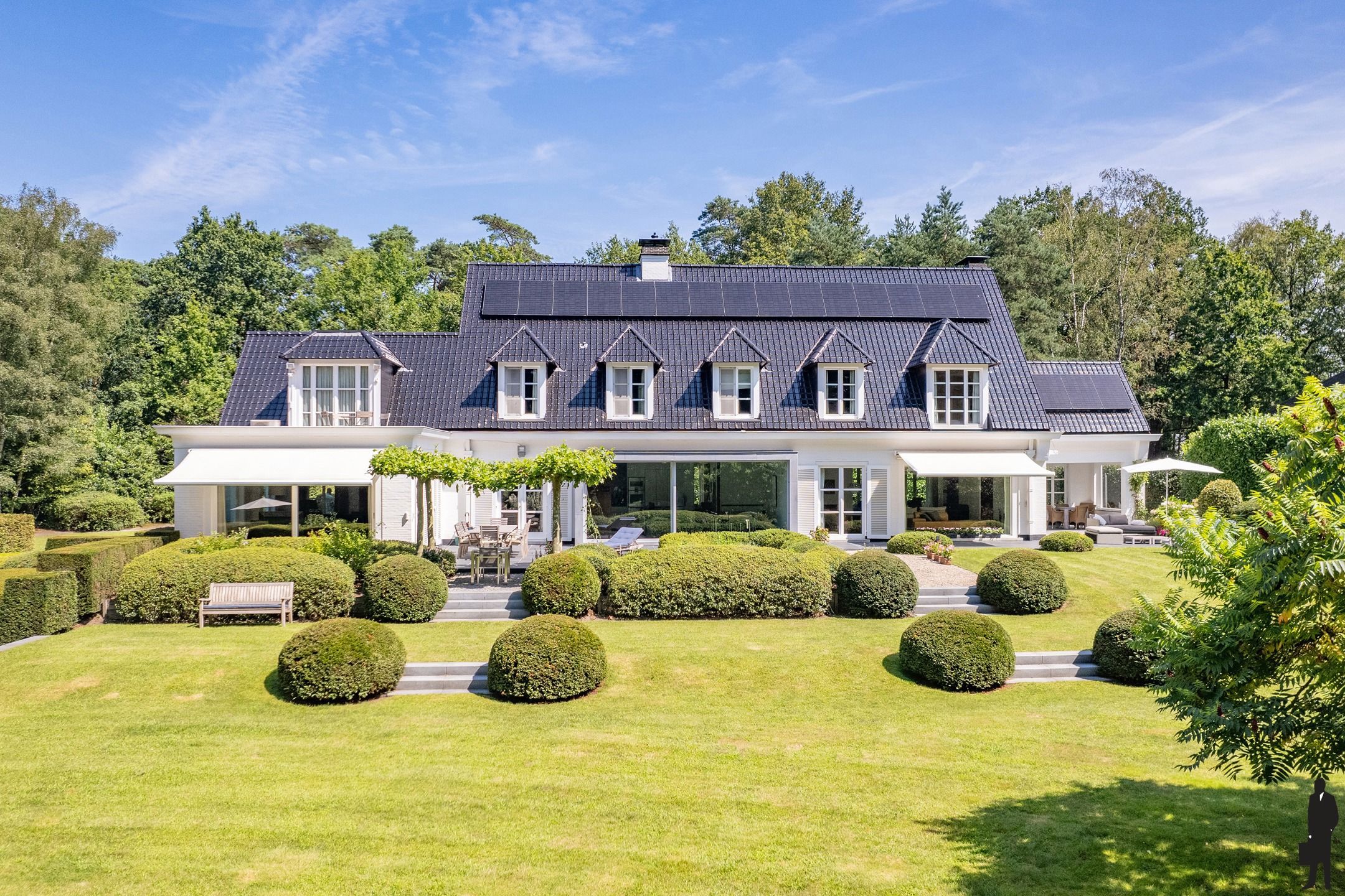 Een tijdloze statige villa, in perfecte staat van onderhoud op 5.040 m² grond! foto 2