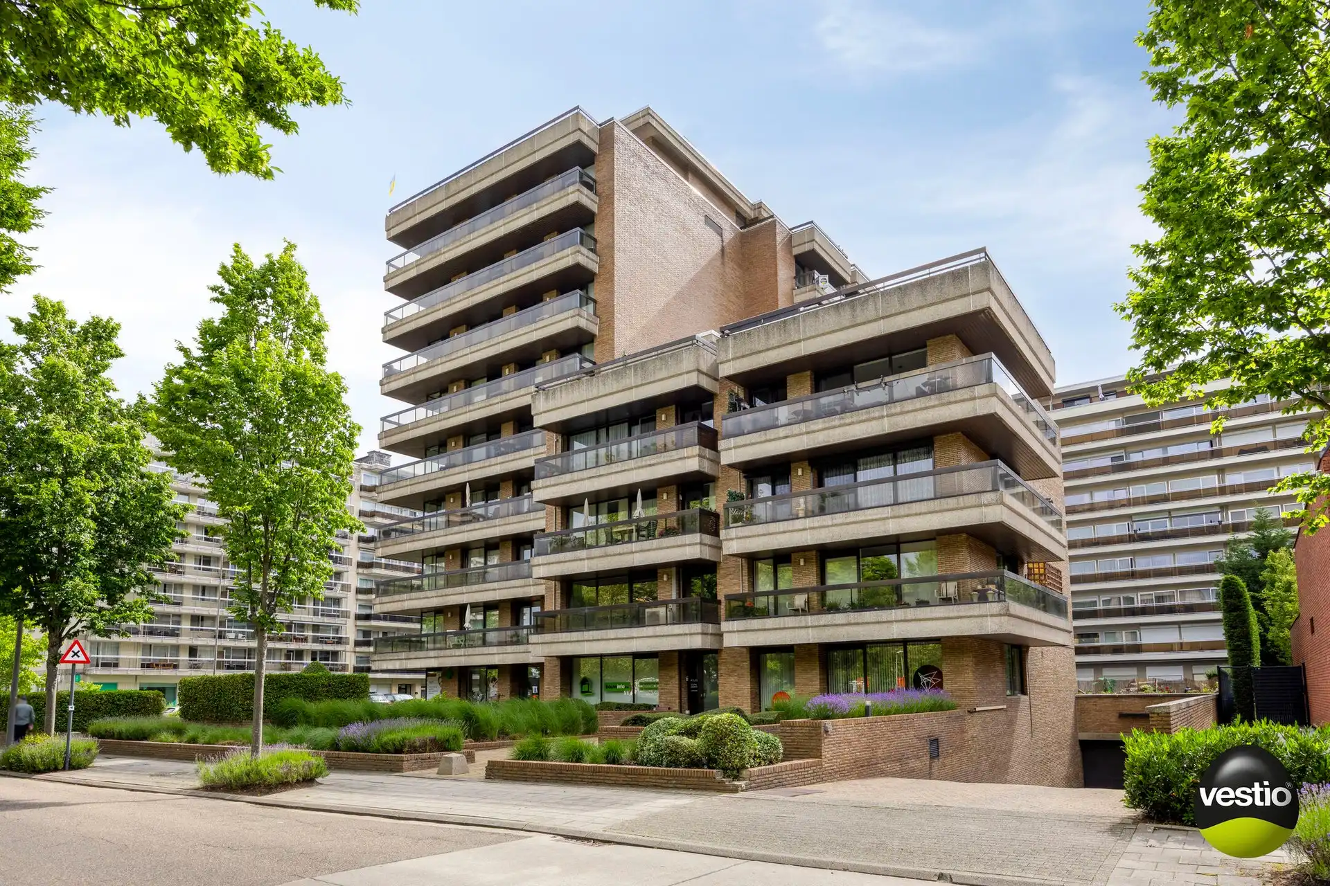 Ruim appartement met twee terrassen op centrale en rustige ligging in Hasselt foto 20