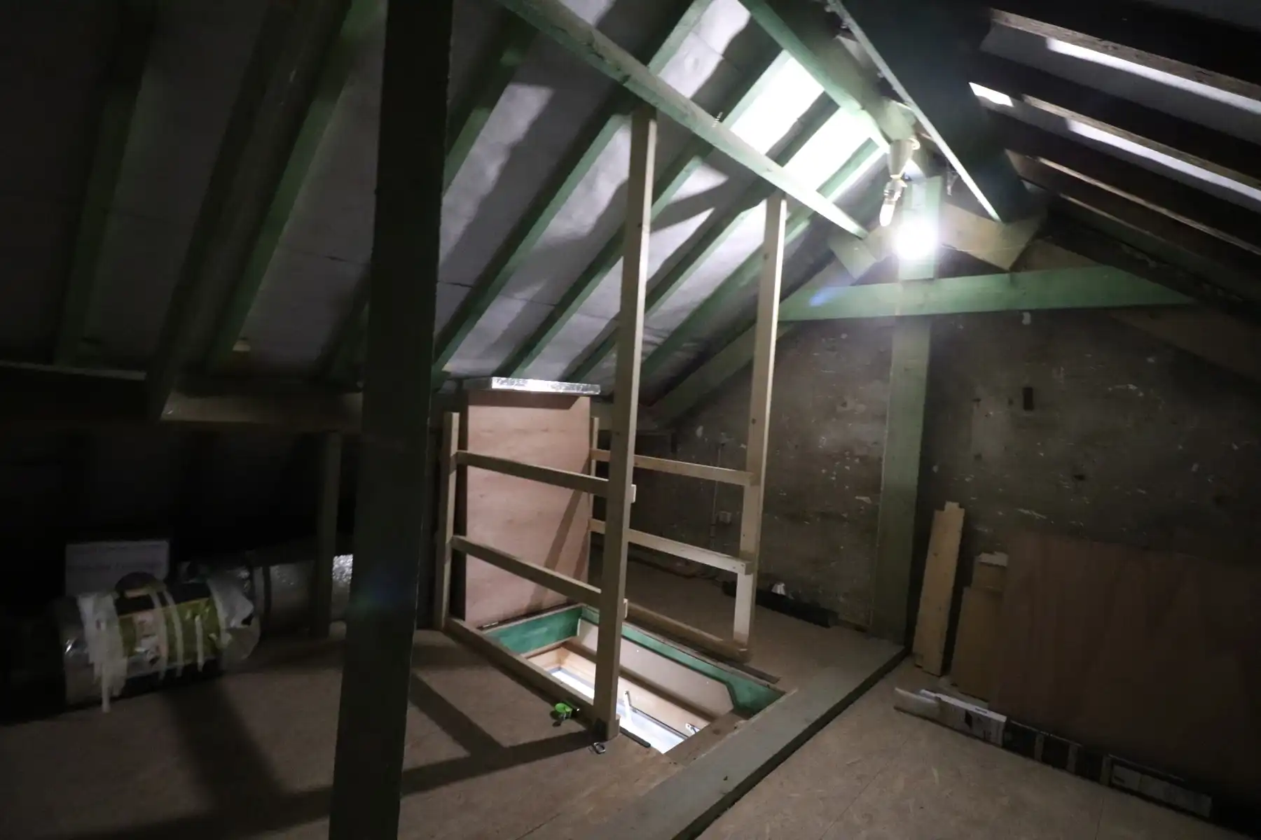 Volledig gerenoveerde woning met stadskoer op een hoekperceel. foto 16