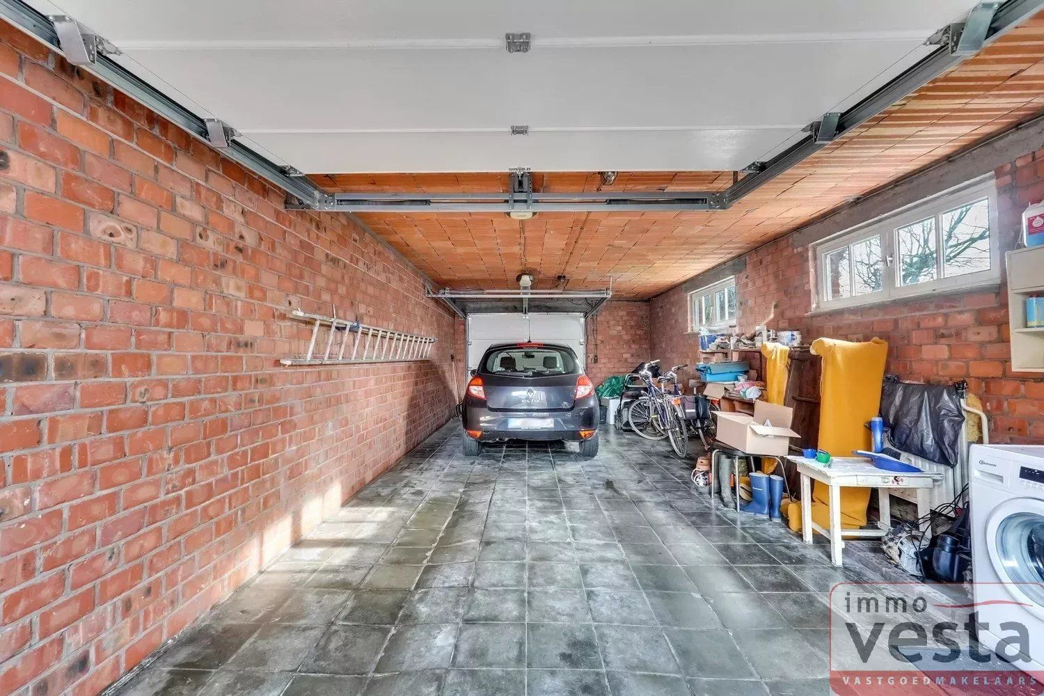 Ruime, statige villa met praktijkruimte foto 16