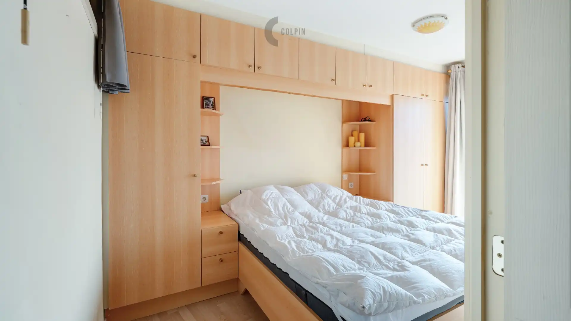 Lichtrijk hoekappartement vlakbij de Zeedijk in Heist foto 7