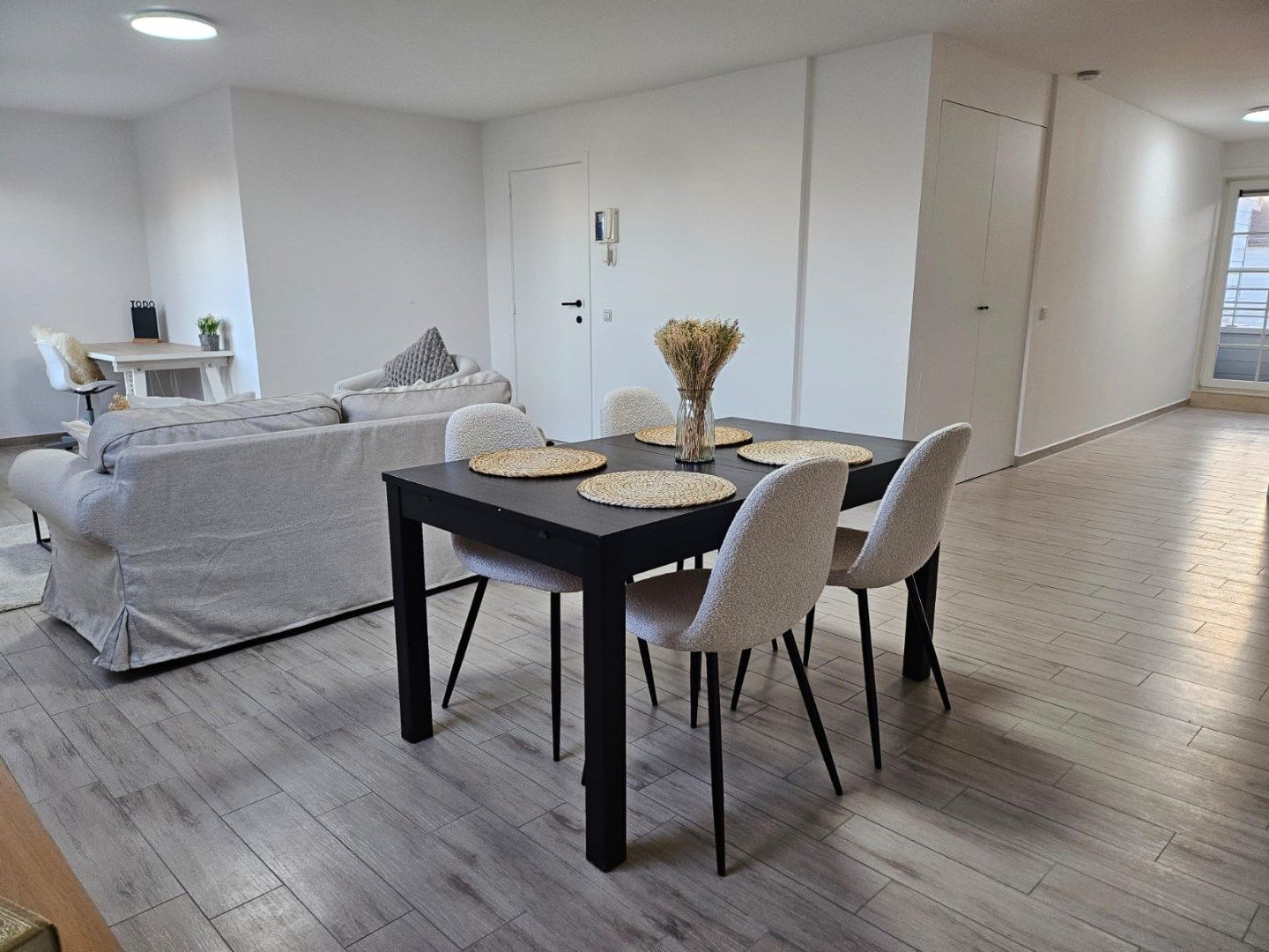 Recent, luchtig en goed gelegen duplex appartement met terrasjes nabij de zee in De Haan. foto 15