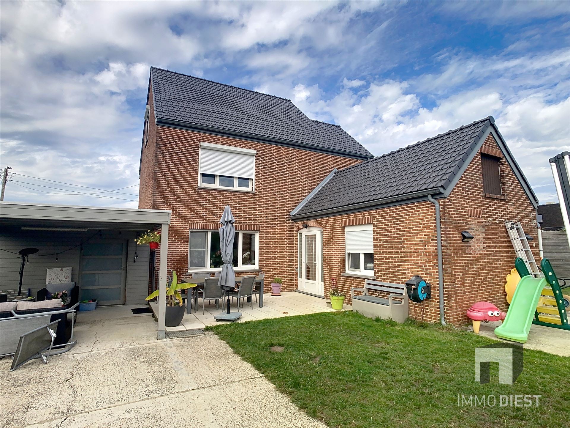 Gerenoveerde woning met knappe ligging en 4 slaapkamers foto 4