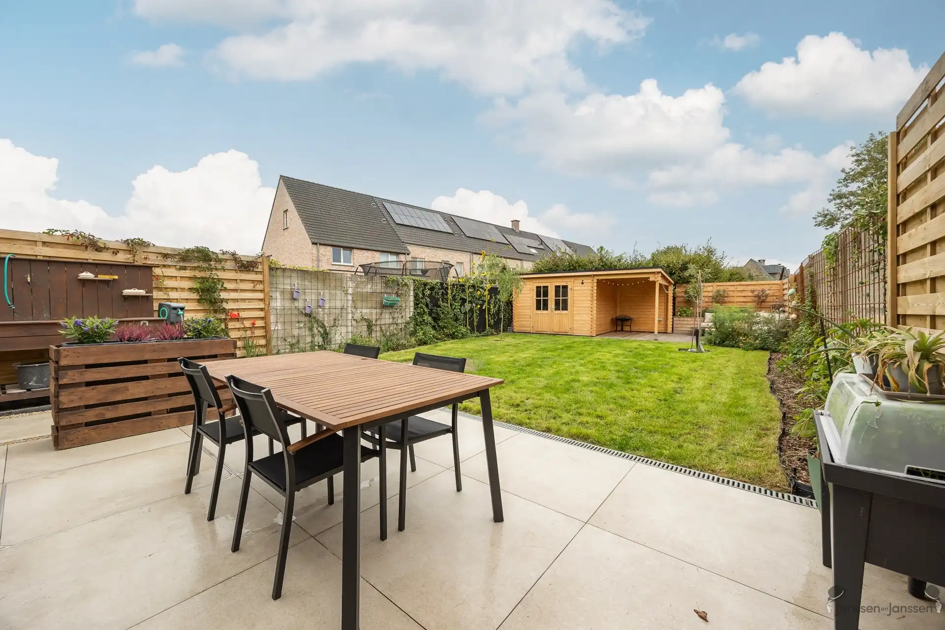 Instapklare, energiezuinige & volledig vernieuwde rijwoning foto 8