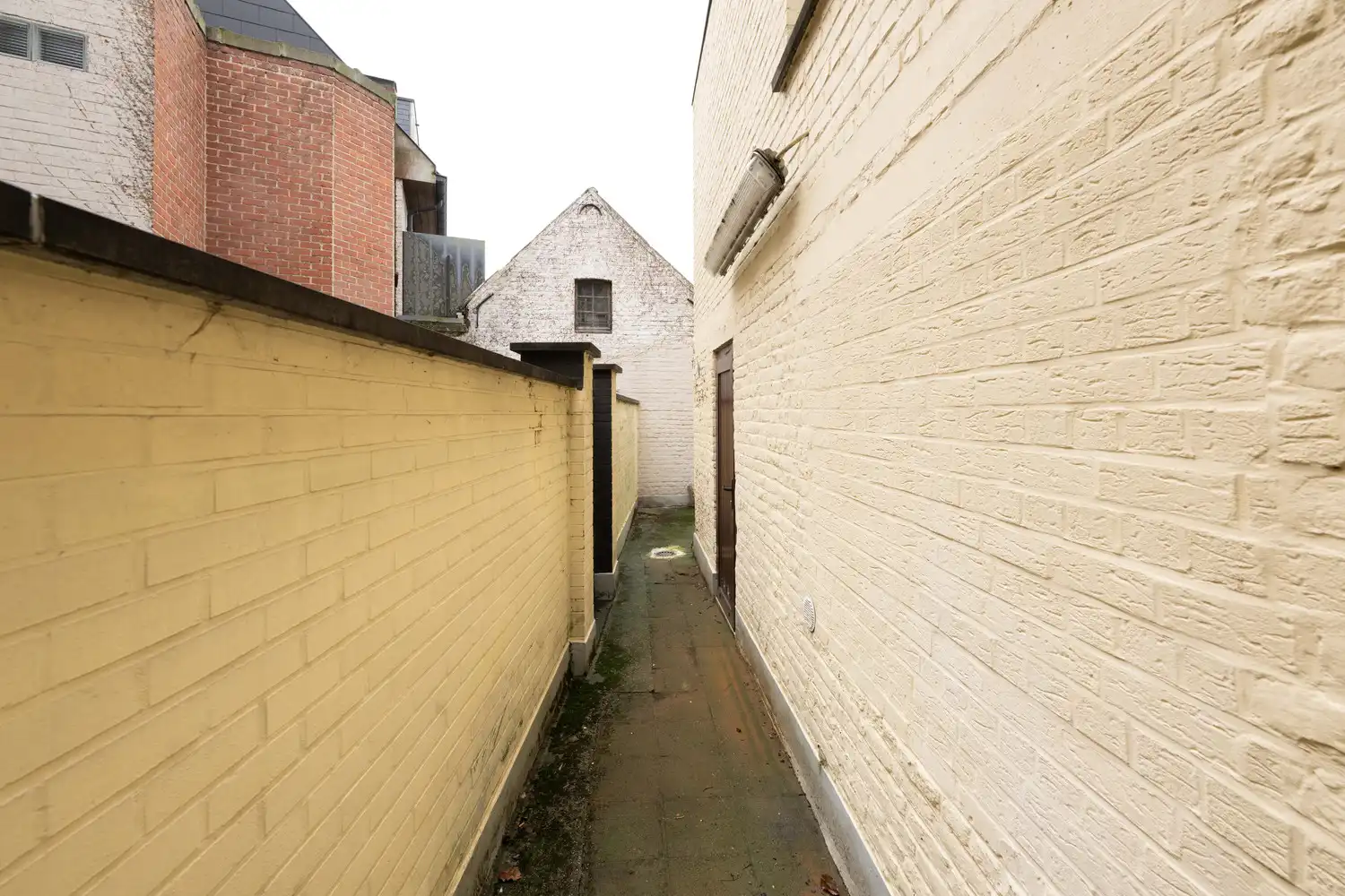 Handelsruimte met woonst te Ruiselede. foto 24