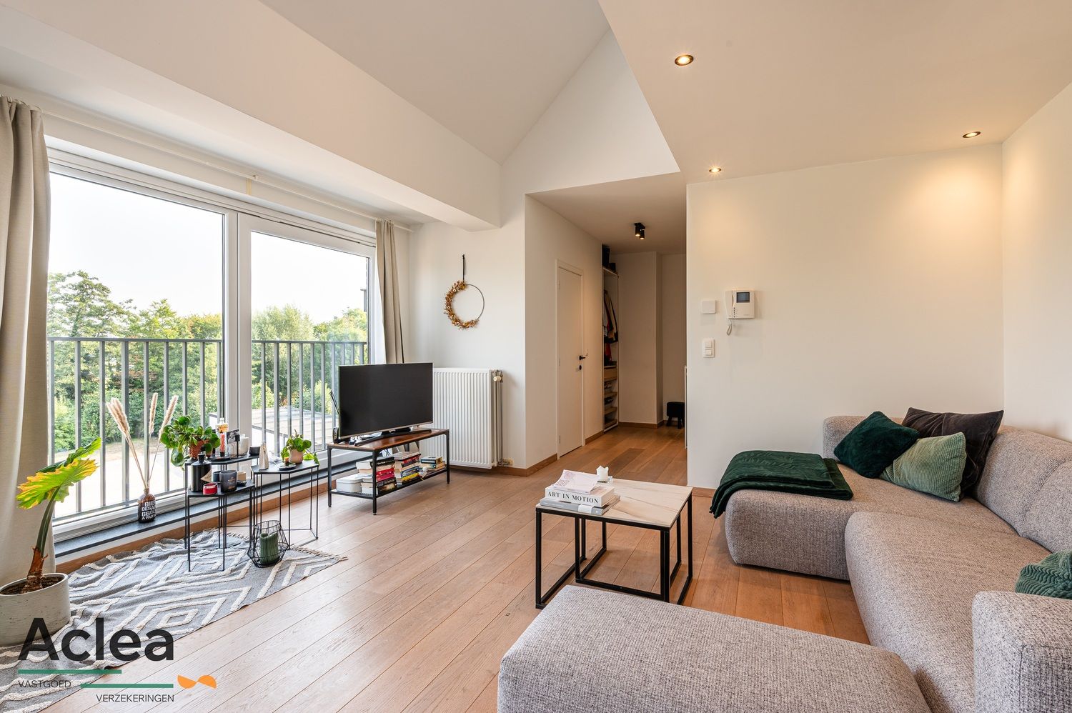Lichtrijk, ruim duplex-appartement foto 5