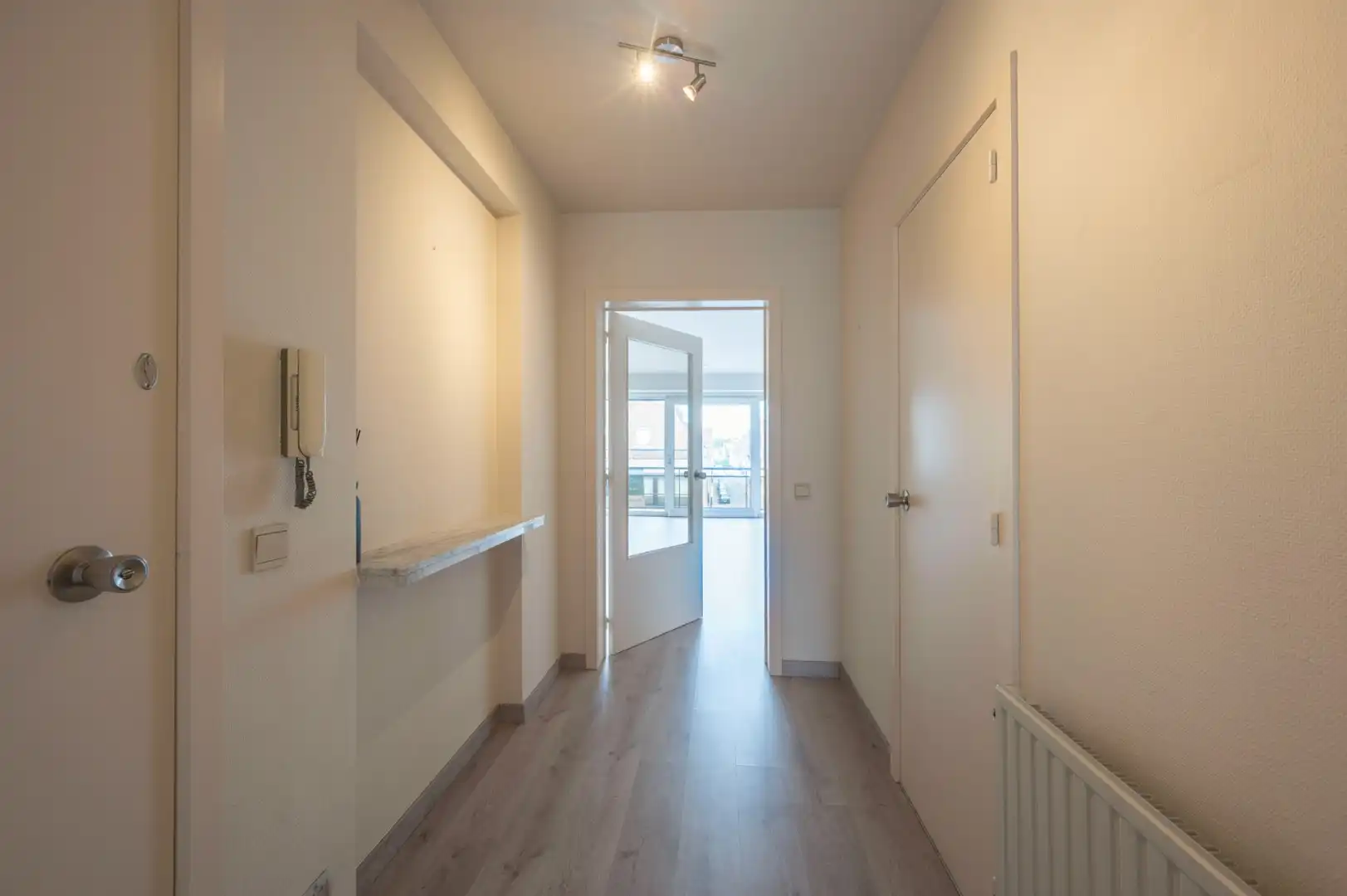 Ruim appartement met 2 volwaardige slaapkamers en west-orientatie op Lippenslaan foto 9