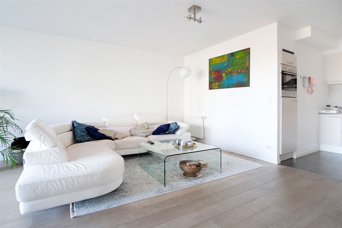 Ruim en modern appartement in het groene Wijnegem foto 8