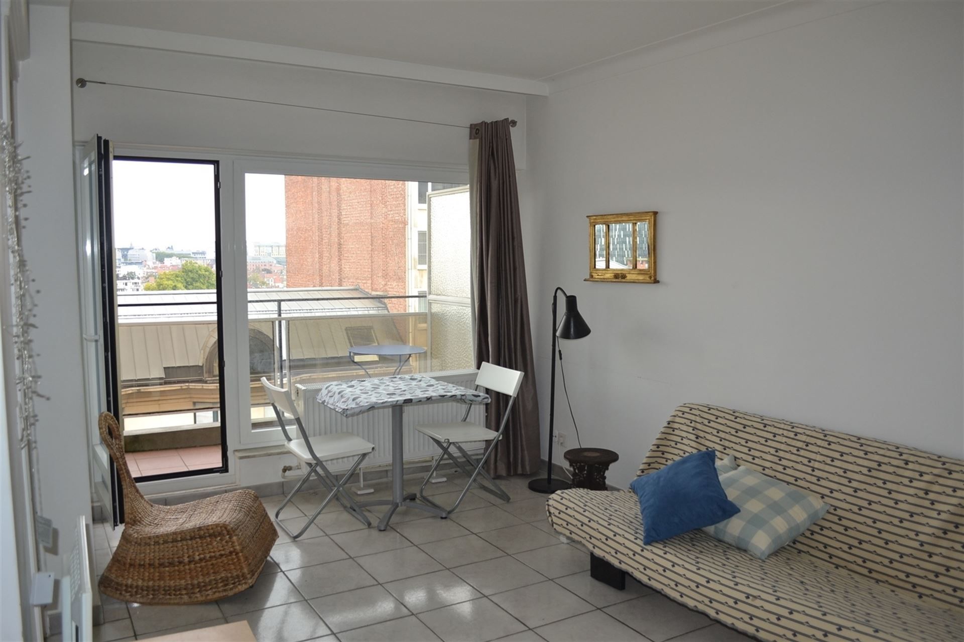Gemeubelde studio met balkon - EU Wijk foto 6