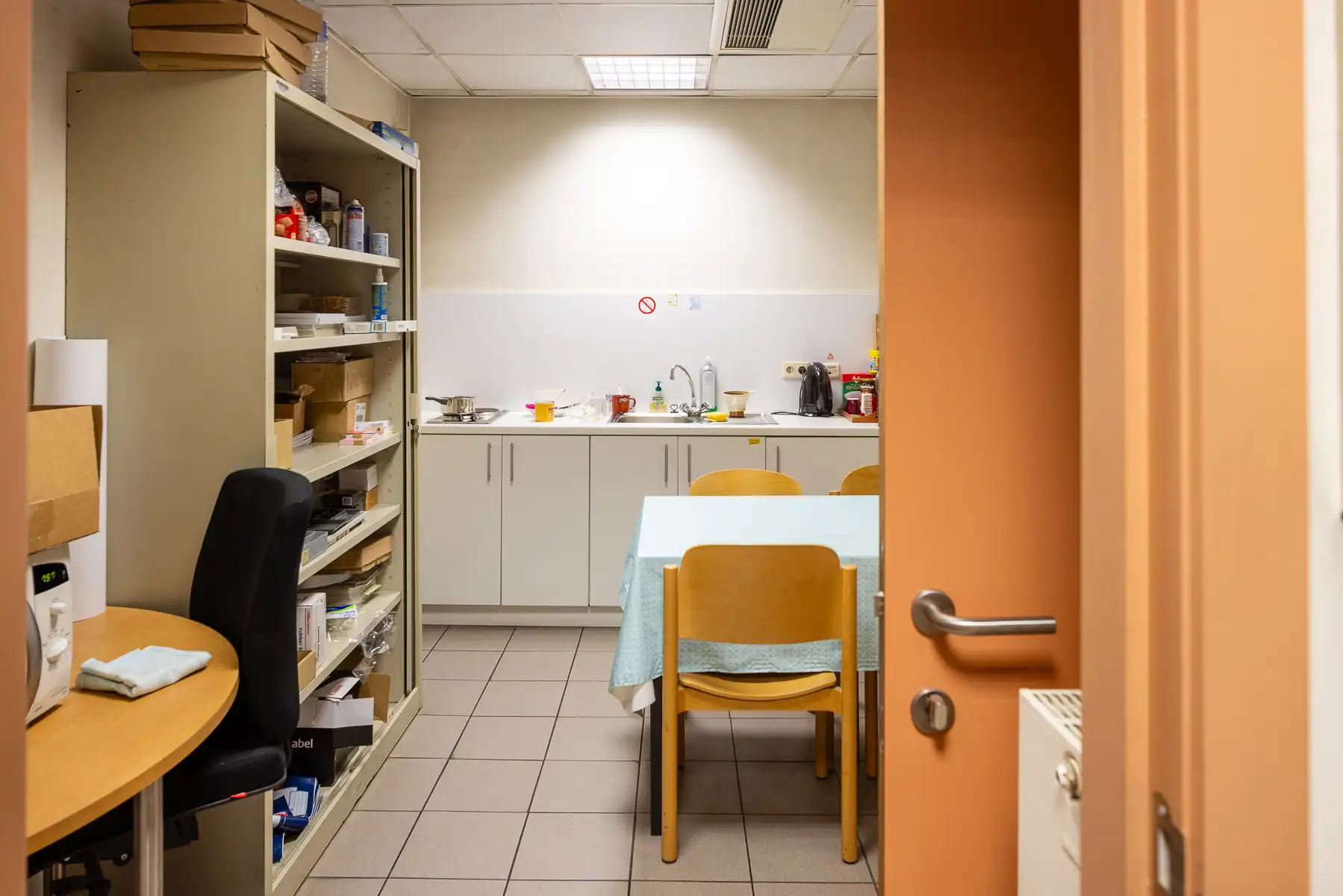 Commercieel gelijkvloers van 150 m² in Drogenbos foto 7