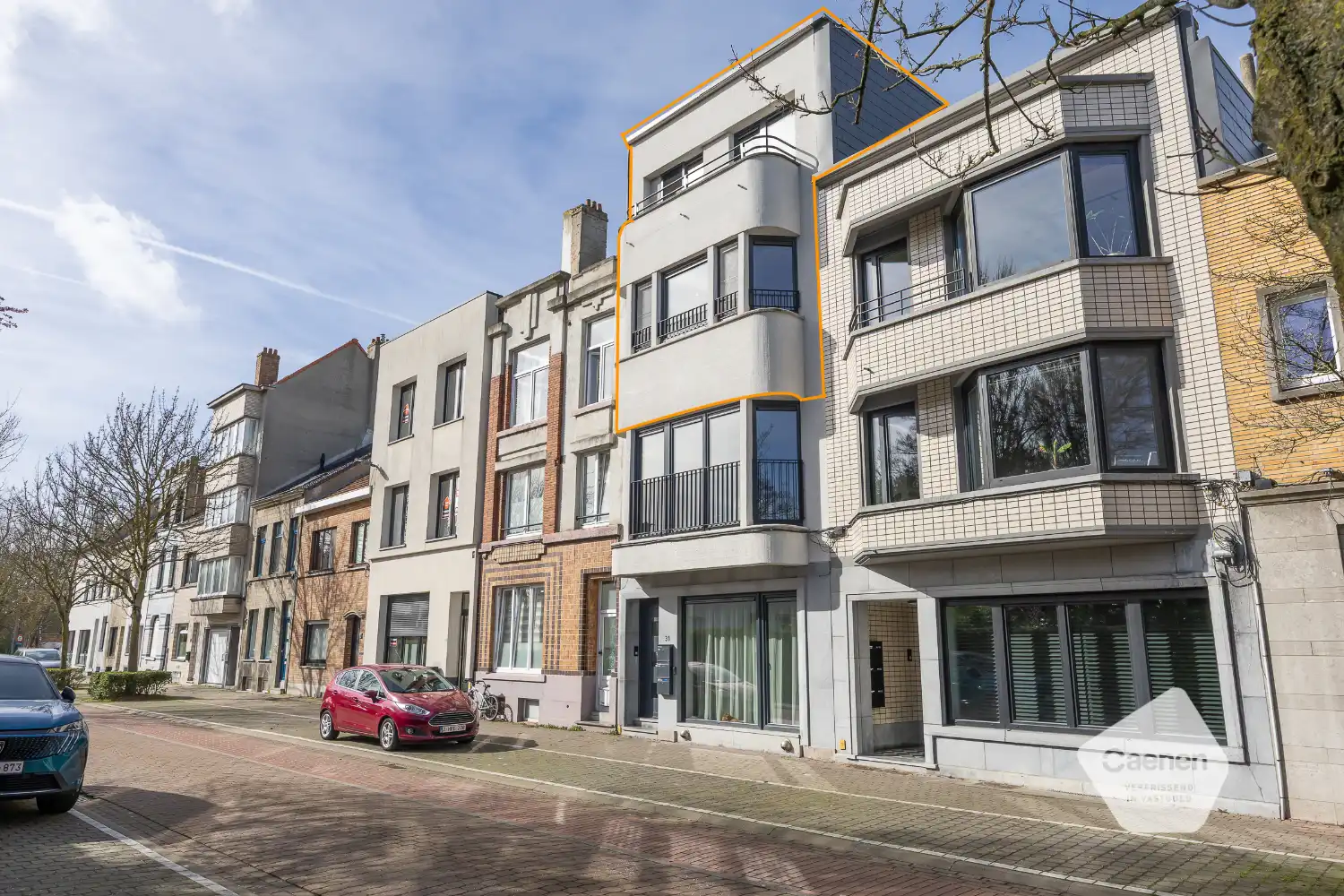 Ruim gerenoveerd drie slaapkamer appartement nabij centrum Oostende foto 30