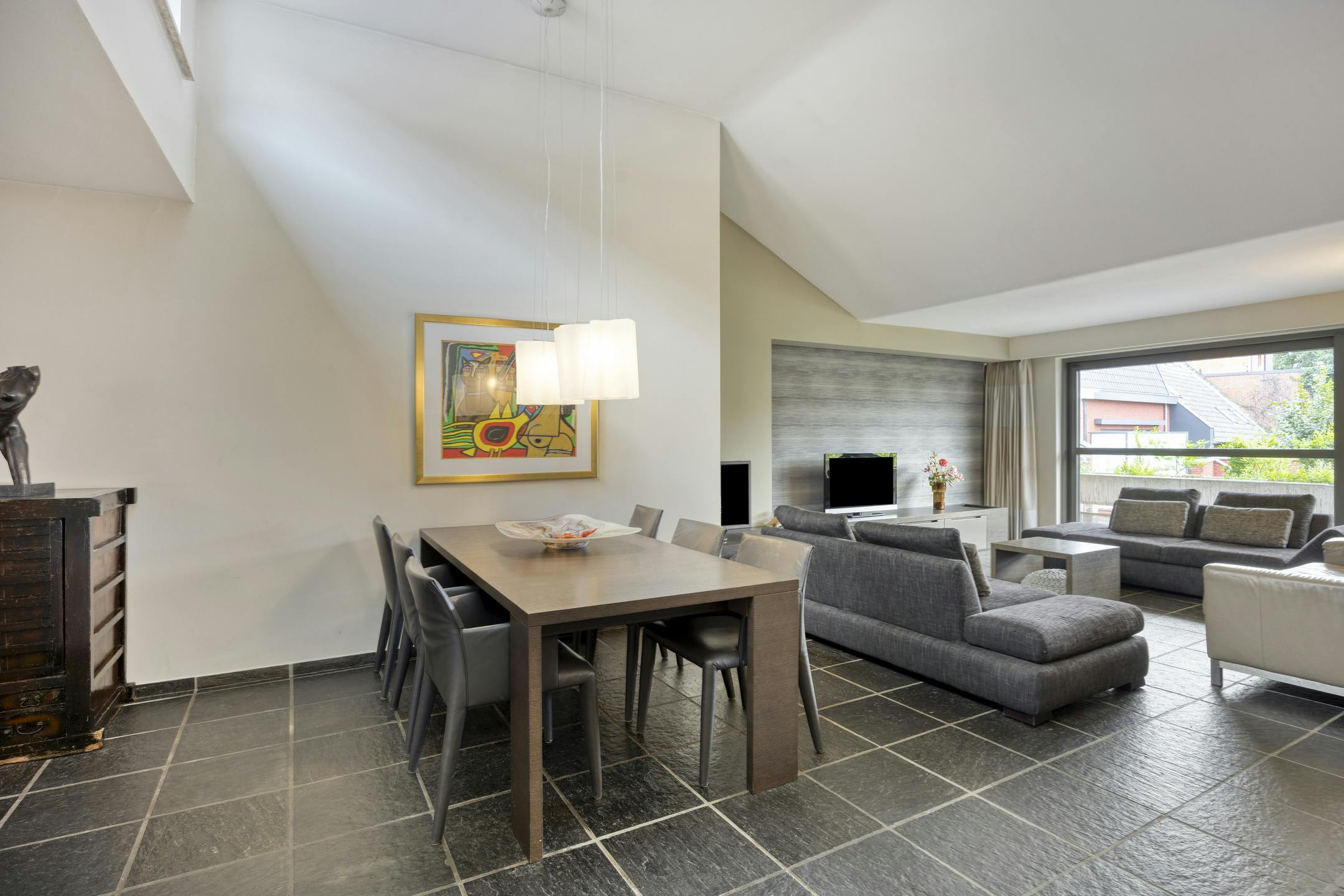 Stijlvolle stadswoning met handelspand te koop in hartje Maaseik foto 4