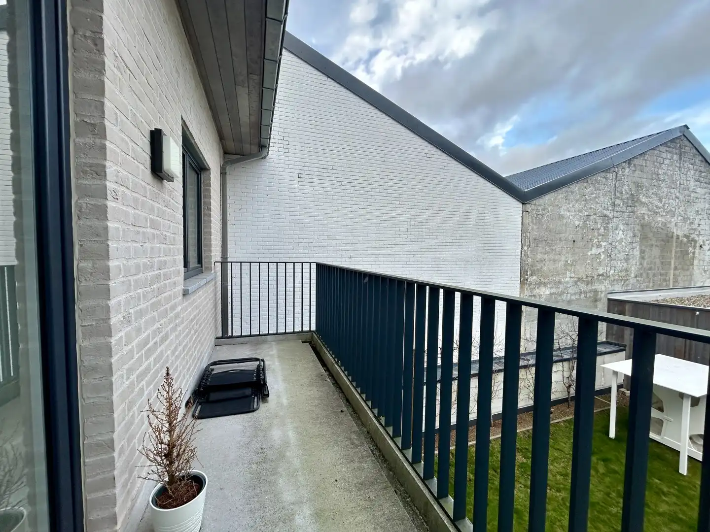 Instapklaar appartement met 2 slaapkamers nabij het Station van Tielt! foto 5