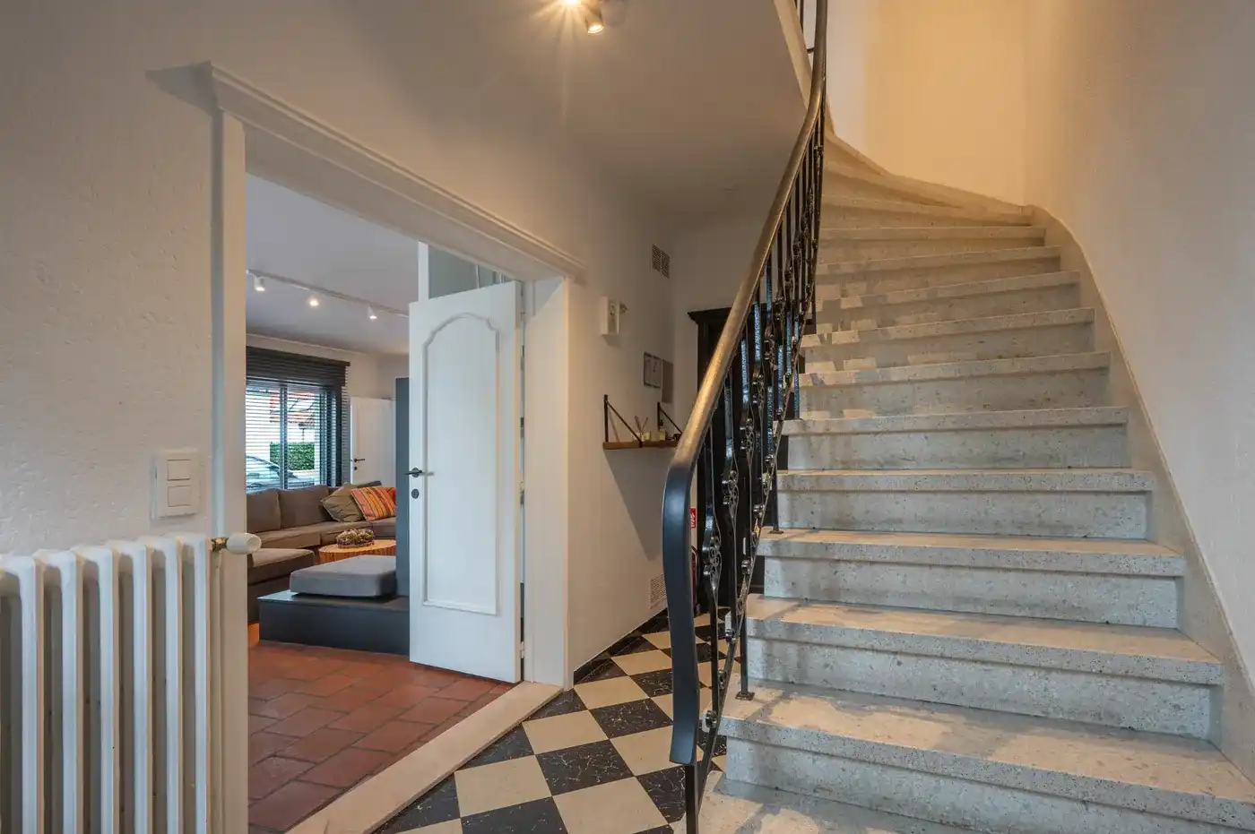 Charmante hoekwoning met prachtig uitzicht over de polders aan het Oosthoekplein foto 2