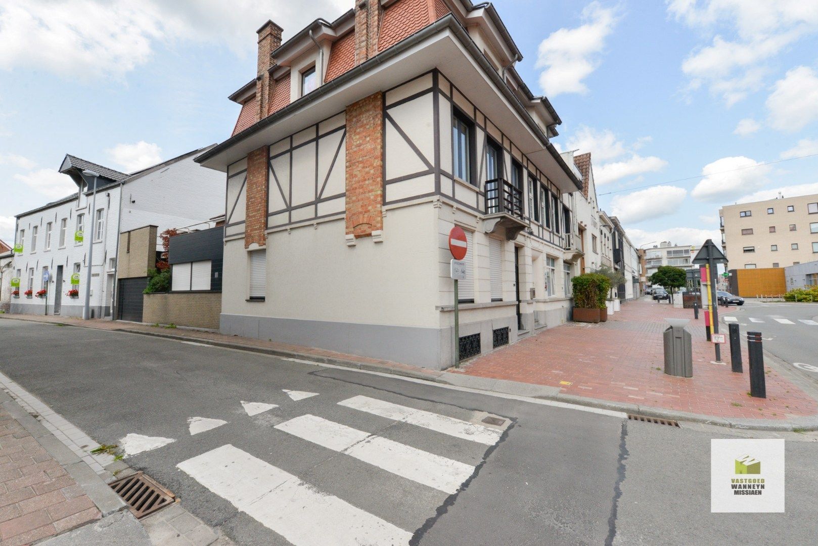 Gerenoveerd handelspand met ruime woning en gezellige stadstuin te centrum Roeselare foto 37