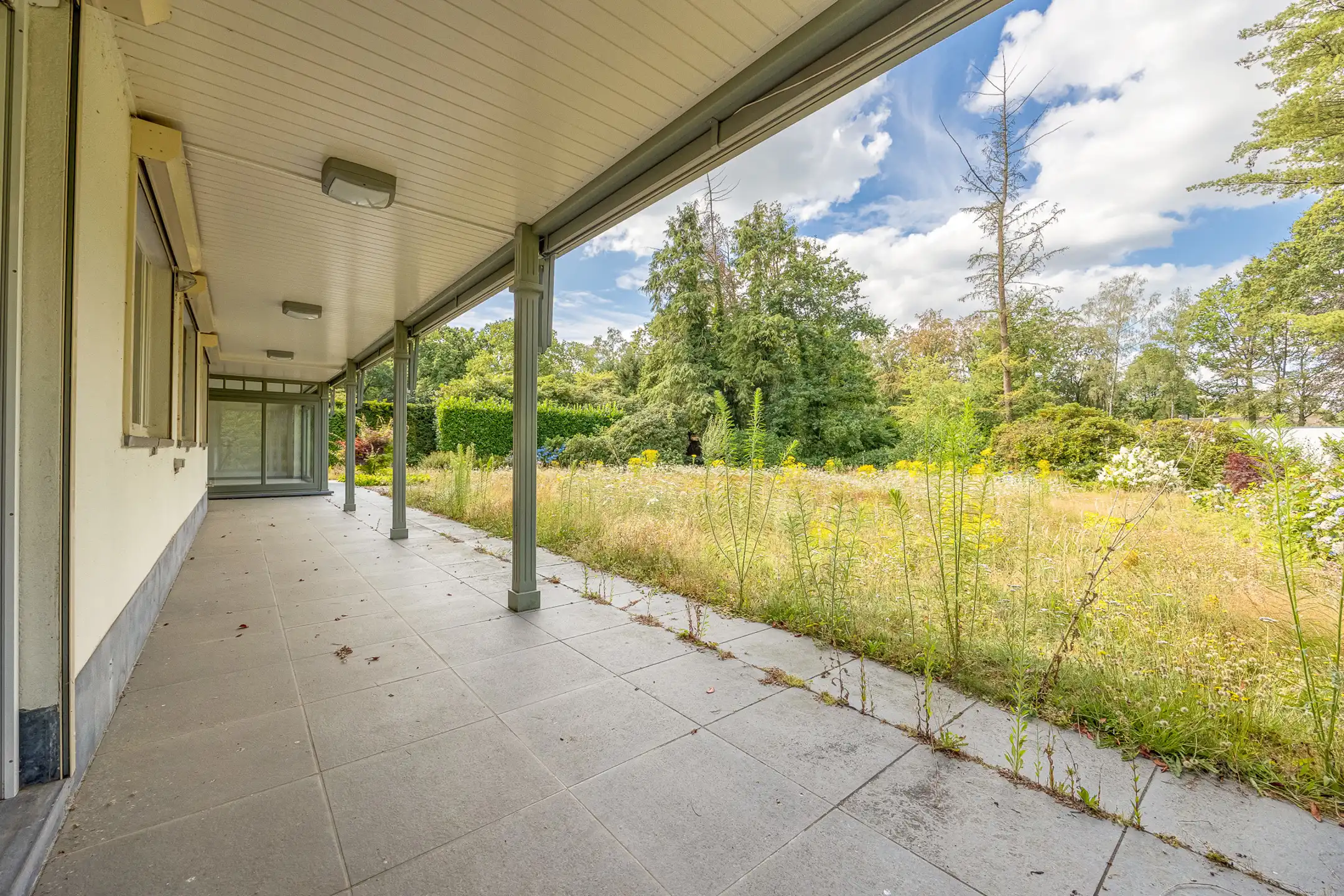 Ruime villa met 2 (mog. 3) slaapkamers op 2.030 m² op het ZW foto 31