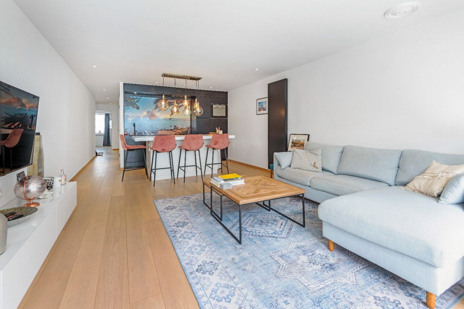 Mooi vernieuwd appartement centraal gelegen op de Paul Parmentierlaan foto 2