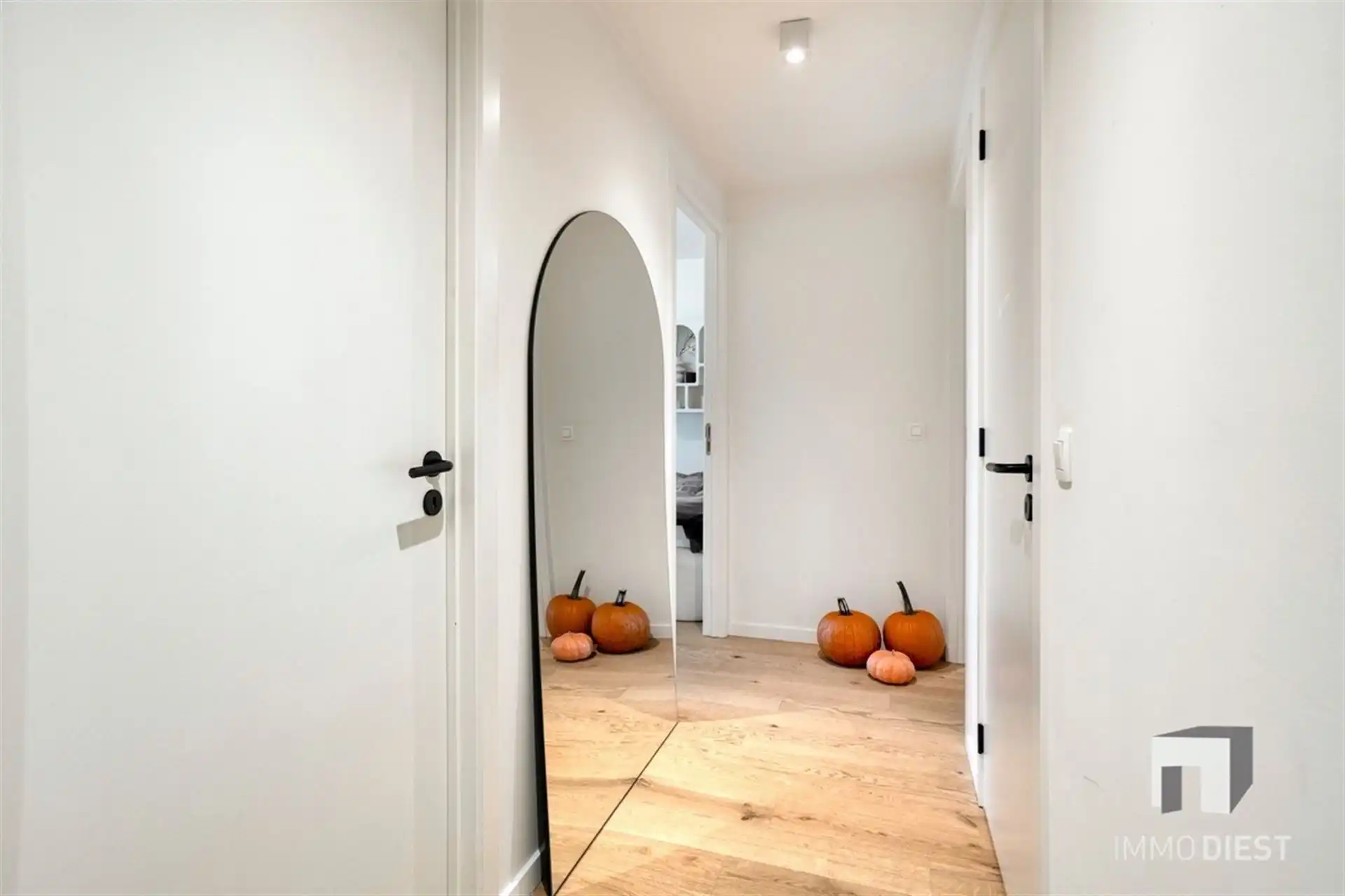 Gelijkvloers appartement met 3 slaapkamers, 2 terrassen en parking foto 3