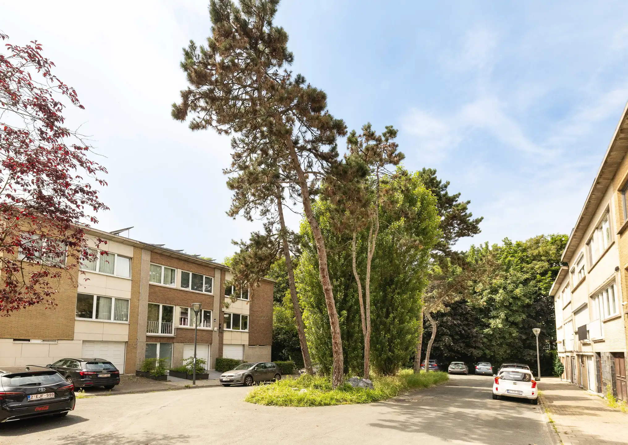 Rustig gelegen huis met drie gevels, tuin en garage foto 27