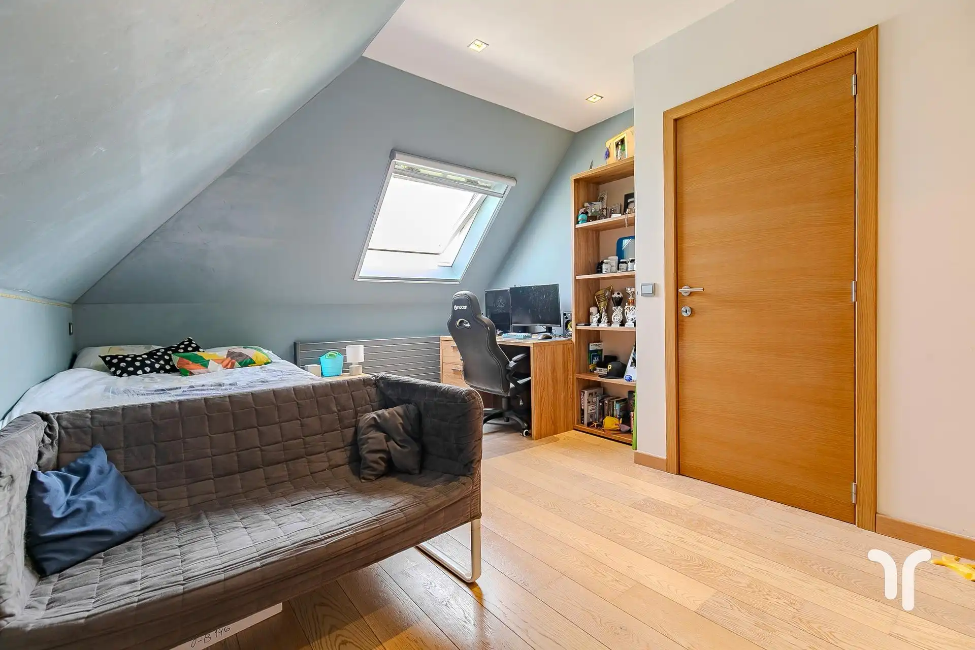 Instapklare, open bebouwing met 4 slaapkamers en prachtig open uitzicht, gelegen op een invalsweg. foto 13