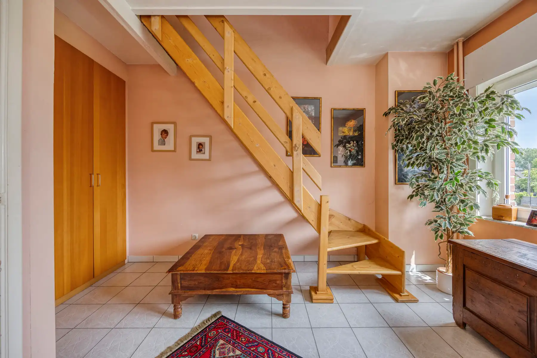 Degelijke 3-gevel met drie slaapkamers, tuin en garage foto 13