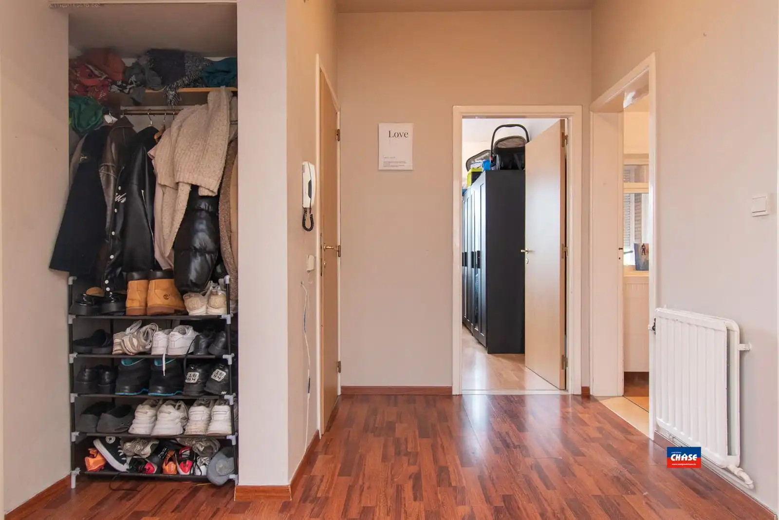 Goed gelegen appartement met 2 slaapkamers, terras en berging foto 6