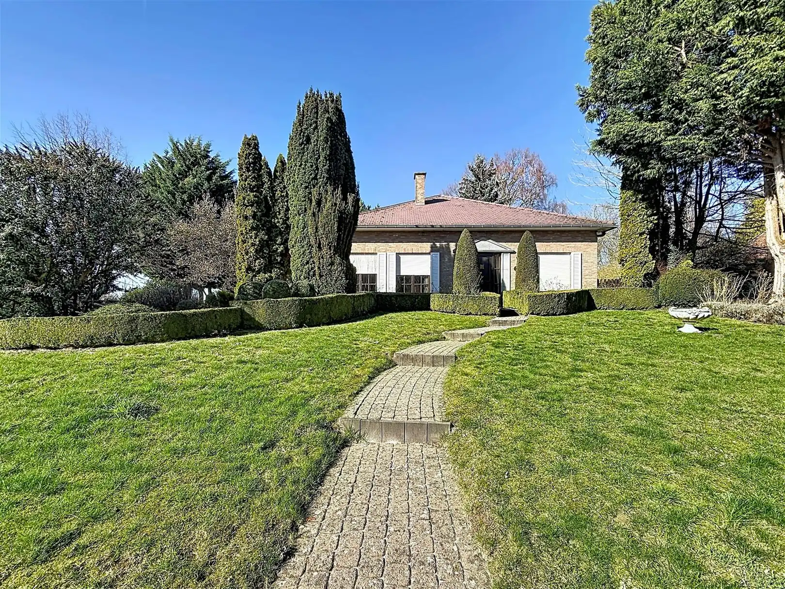 Op te frissen villa, 3/4 slpks + zolder, tuin en garages foto 32