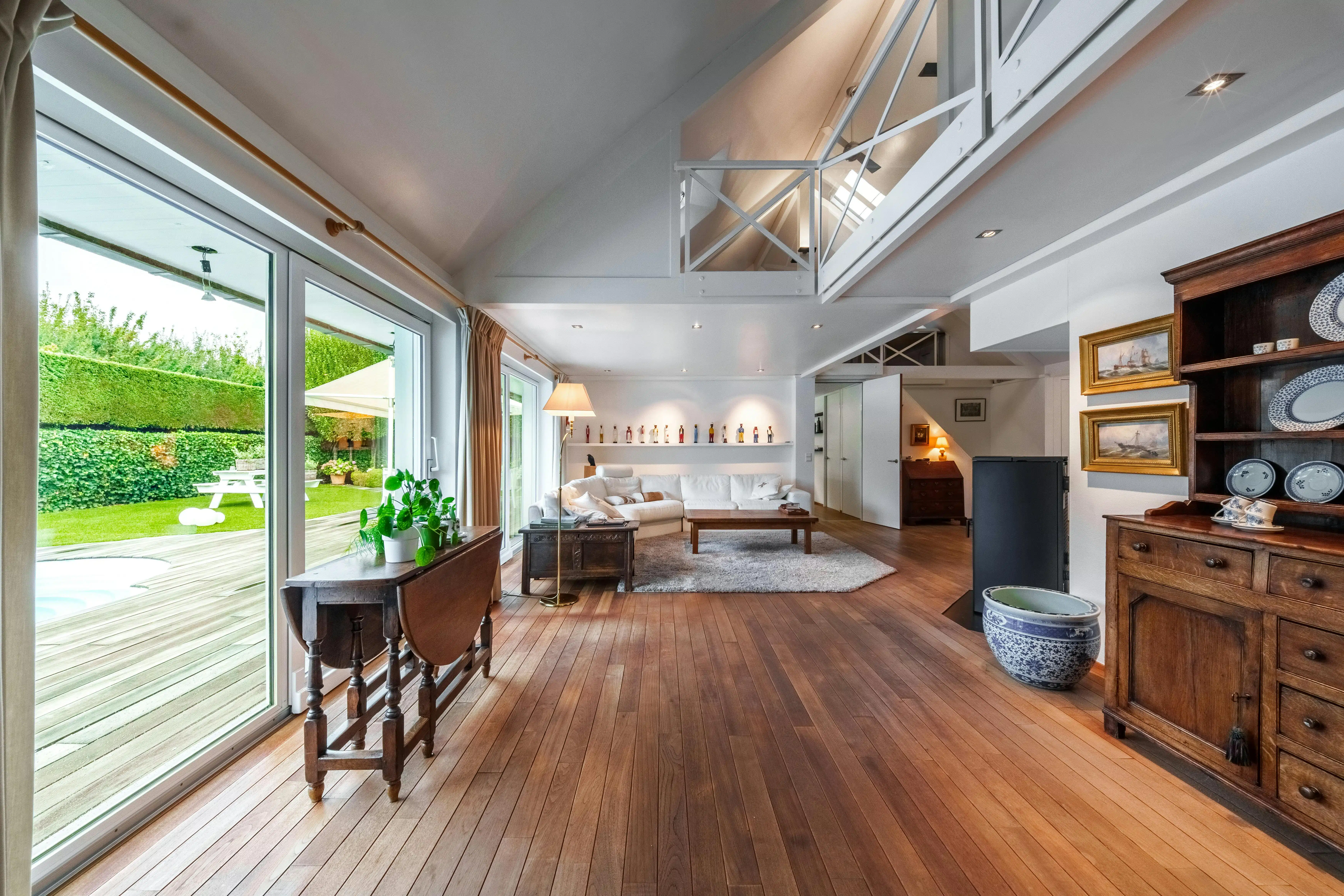 Villa met zwembad te koop in villawijk 't Motje in Roeselare foto 6