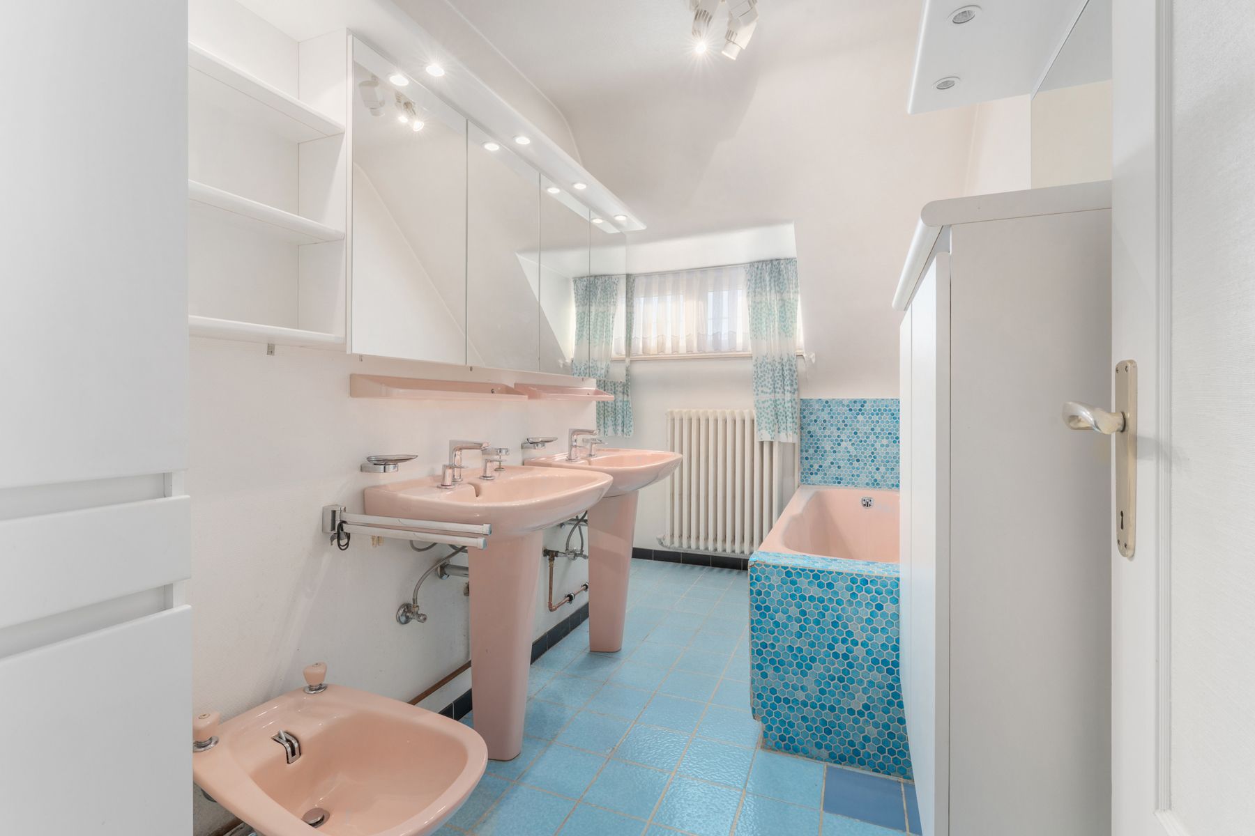 Ruime gezinswoning in hartje Kortemark foto 16