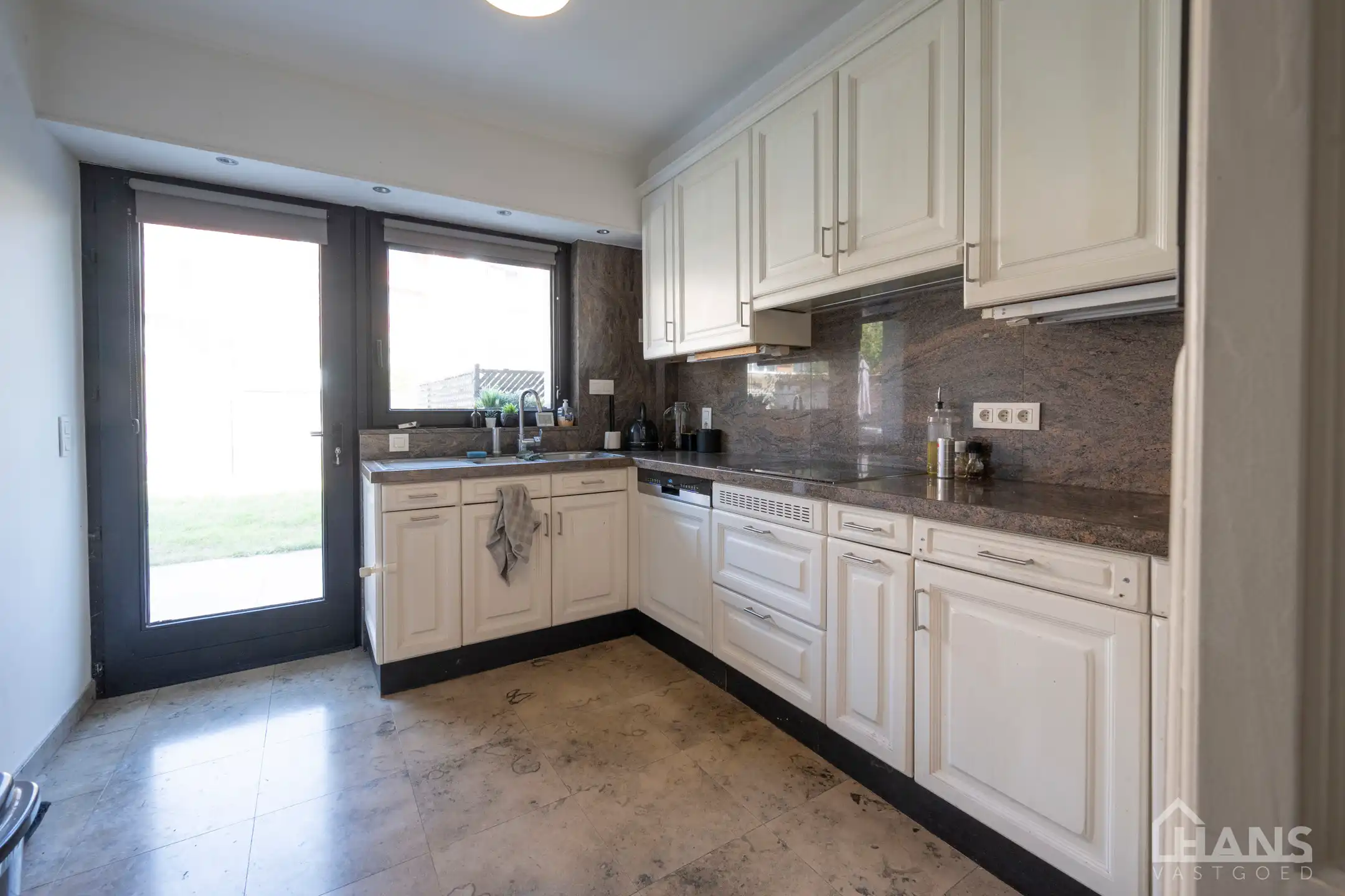 Recent gelijkvloersappartement met garagebox optioneel. foto 6