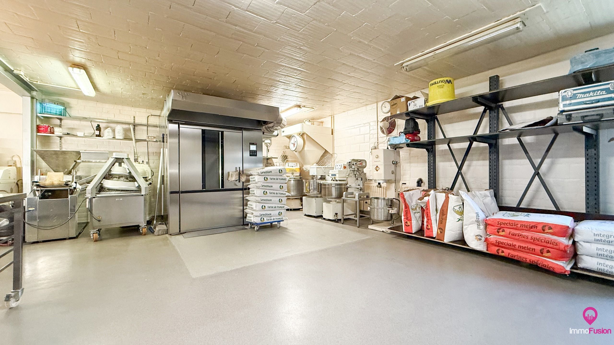 Bakkerij met woonst in centrum van Zolder! foto 7