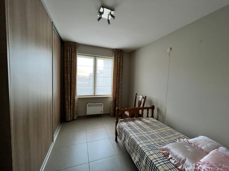 Vernieuwd 2-slaapkamer appartement te huur foto 18