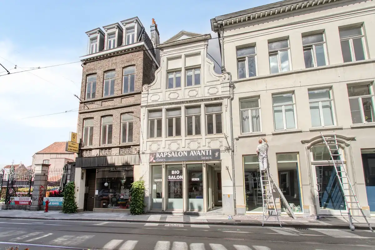 Karaktervol appartement met groot terras (20m²) in het midden van de stad aan het Karmelietenklooster en het Gravensteen. foto 12