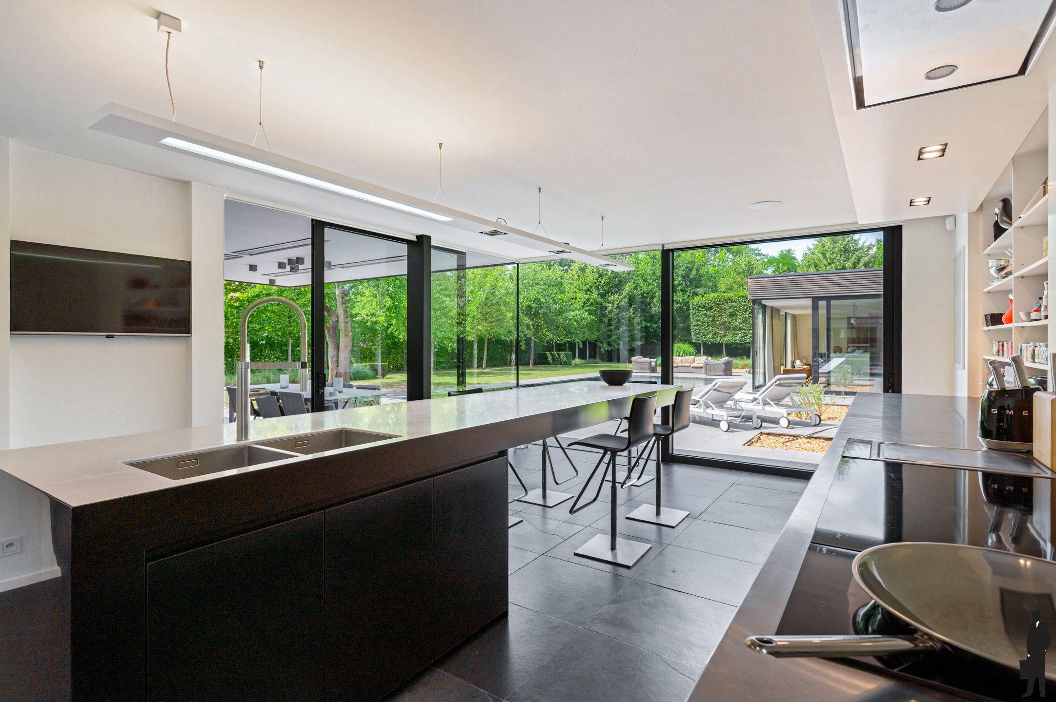 High-end afgewerkte villa op een uitzonderlijke locatie foto 6