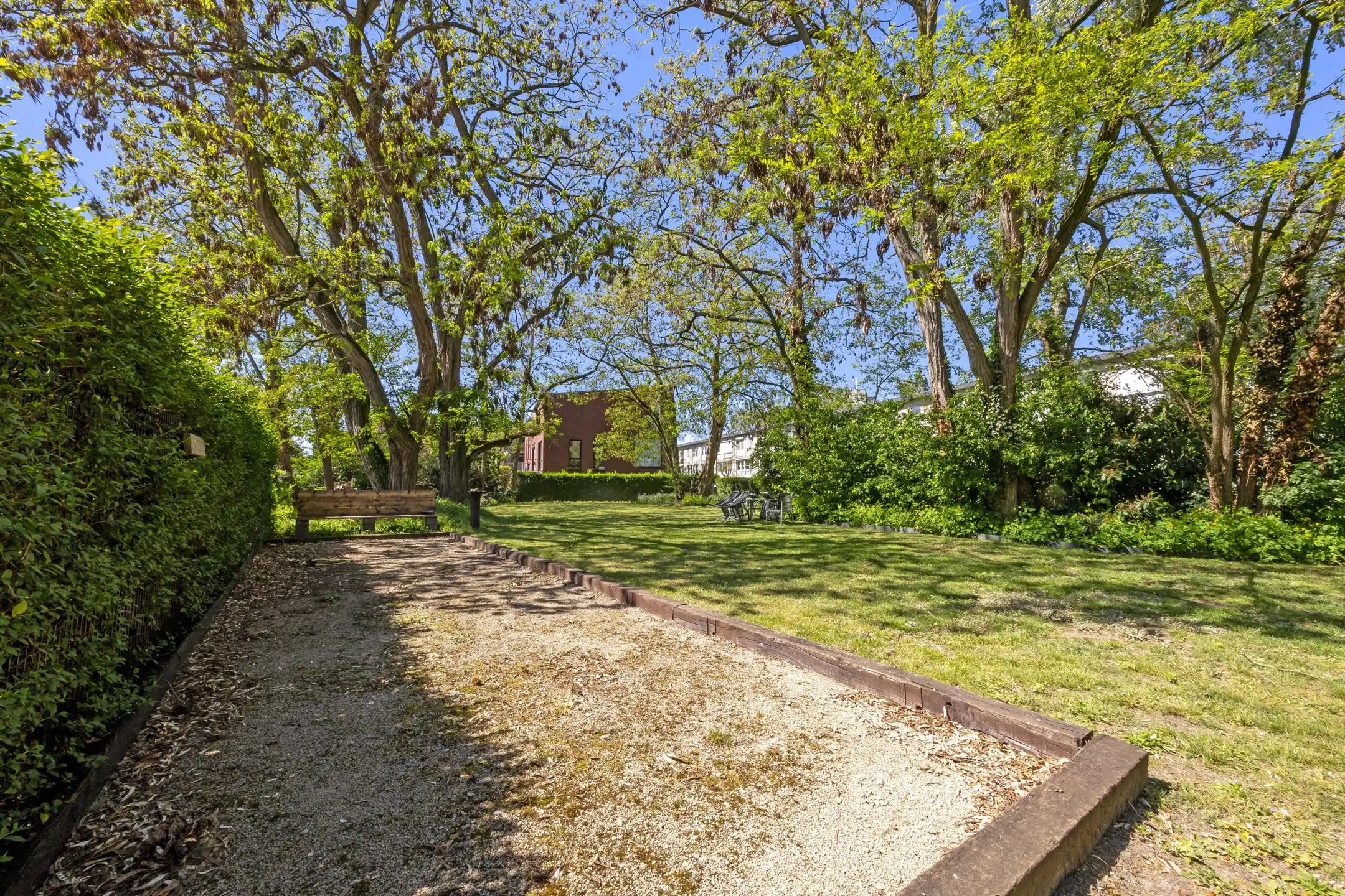 zeer verzorgde woning met 3 slaapkamers, groot terras en ondergrondse parkeerplaats foto 24