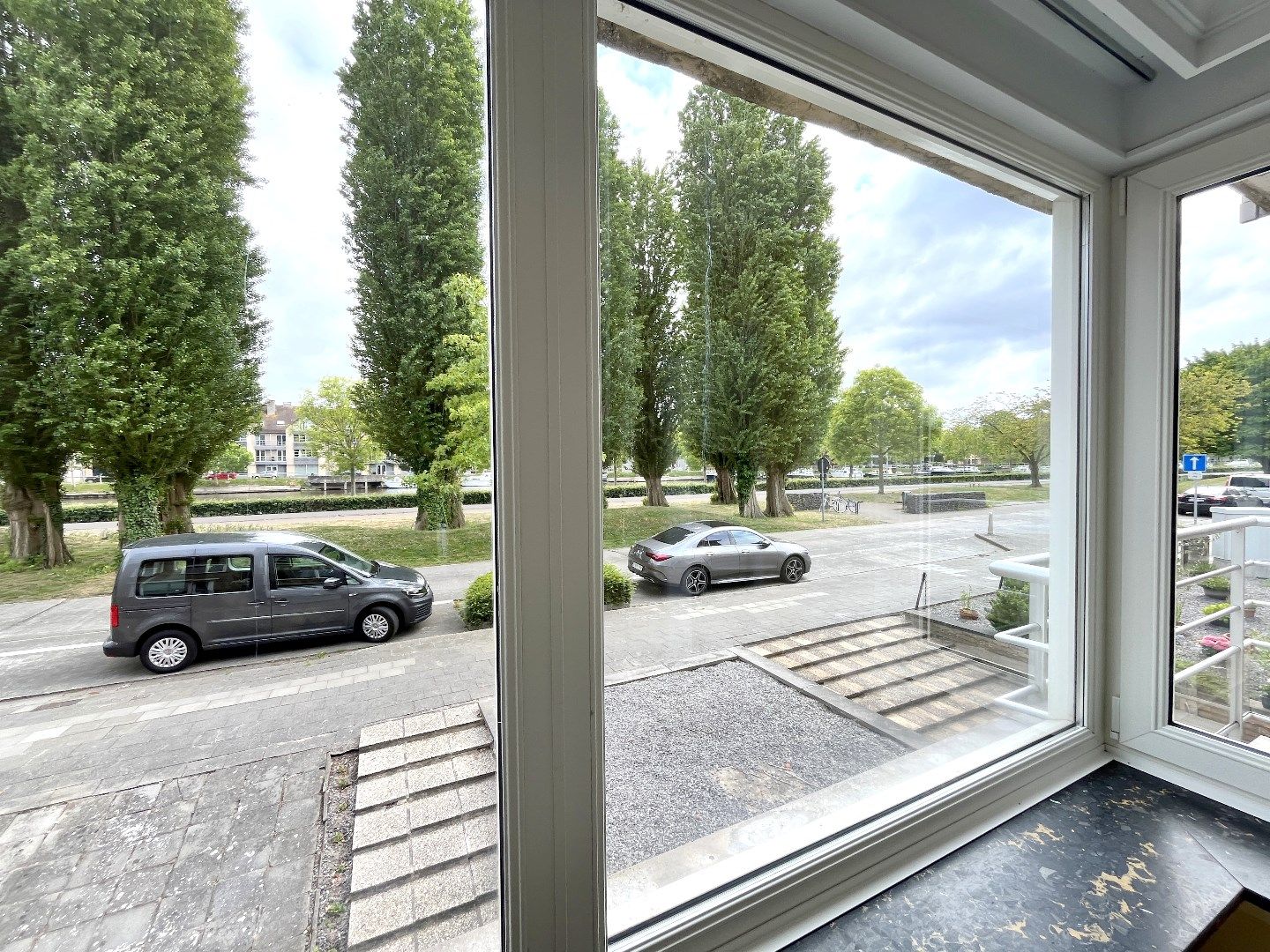 Lichtrijk 3-slpkr appartement met garage foto 4