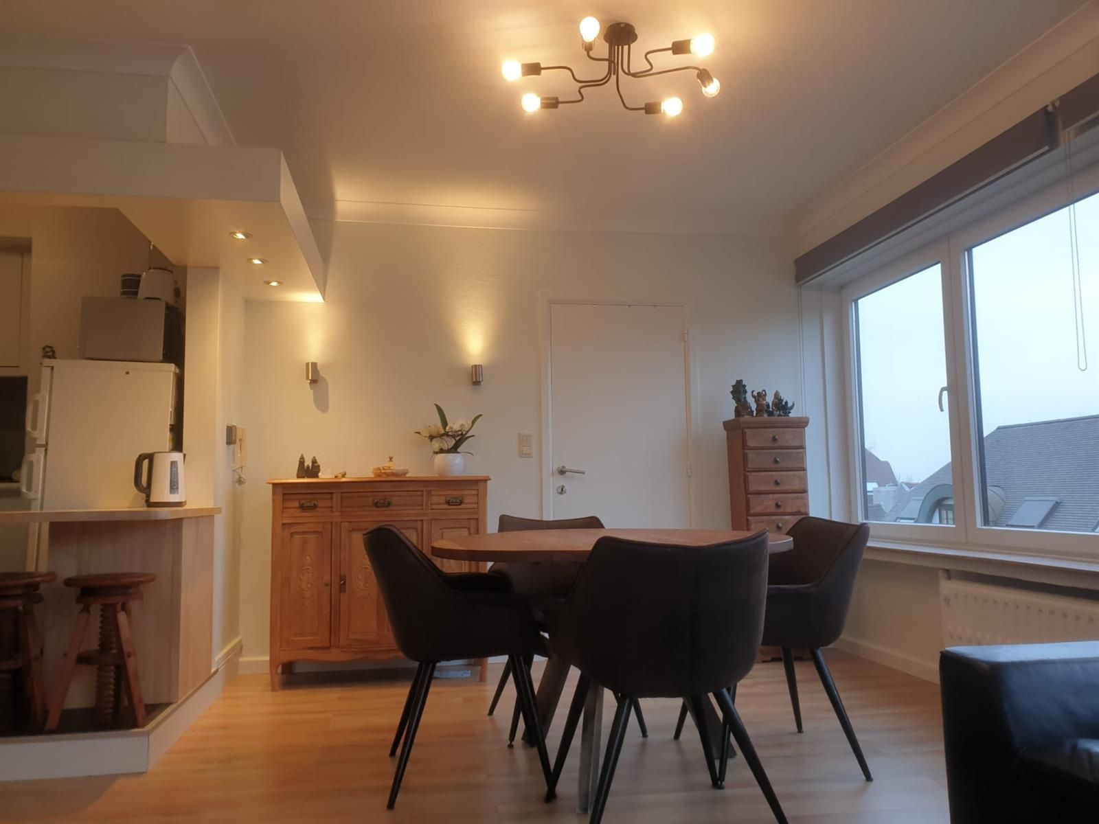 Instapklaar appartement met standplaats foto {{pictureIndex}}