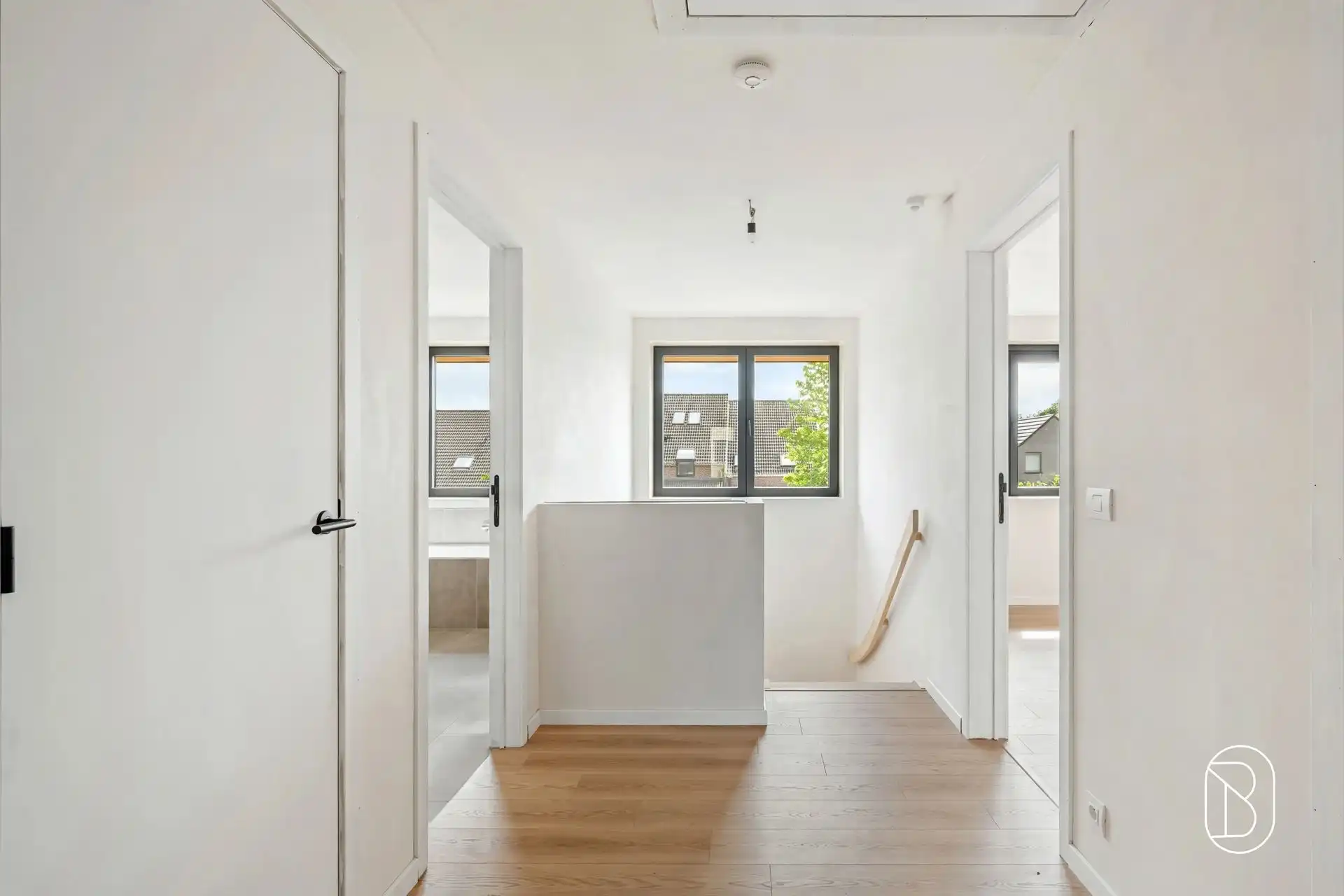 Kwalitatieve moderne ruime nieuwbouwwoning HOB met 3 SLK! foto 14