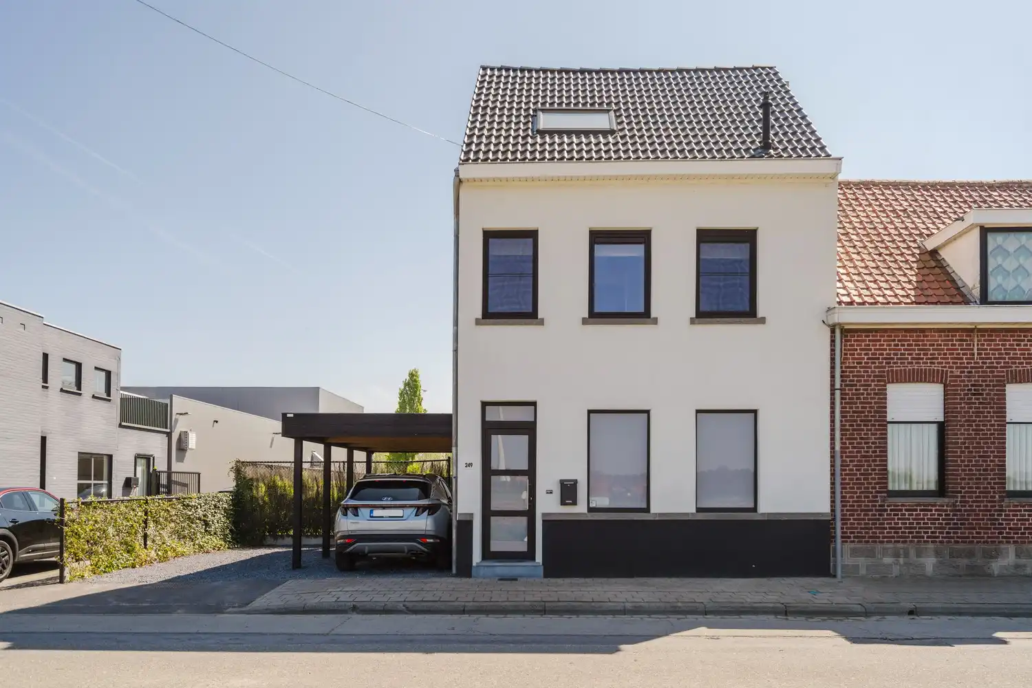 Volledig vernieuwd, klaar om te wonen foto {{pictureIndex}}