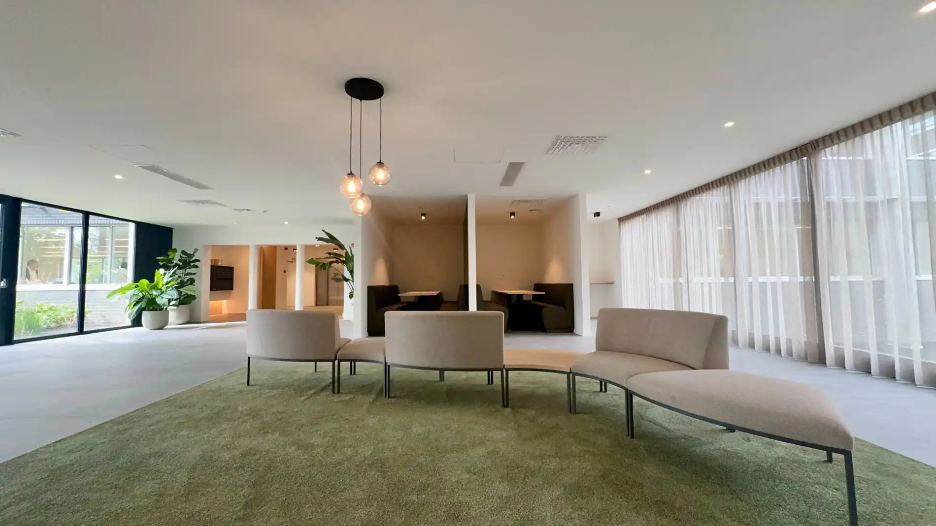 Gerenoveerde kantoren te huur in Axxes Business Park in Merelbeke foto 4