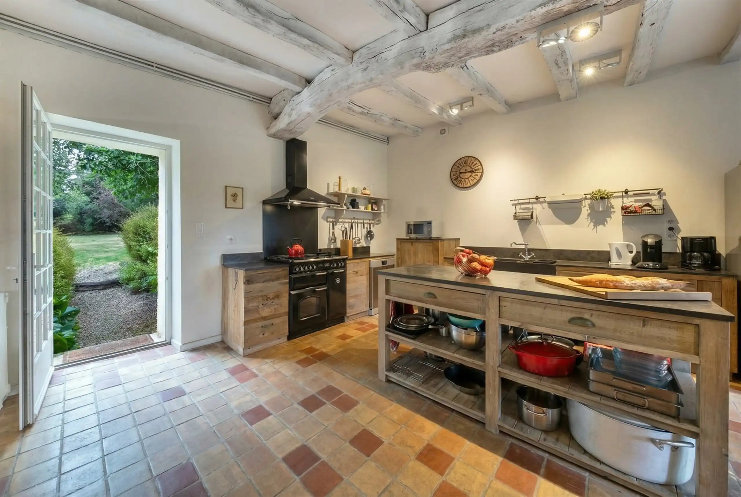 Vakantiegeluk te koop! Romantische eigendom op de heuveltop foto 18