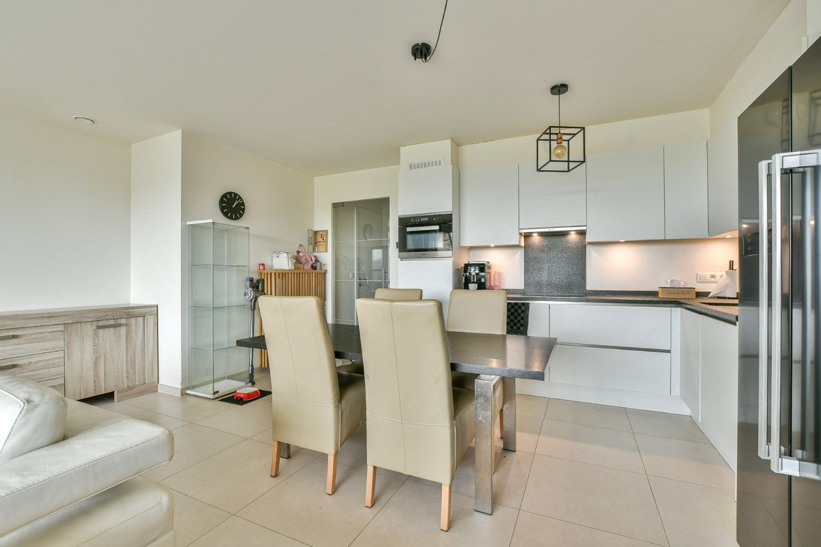 Modern 2-slaapkamerappartement op de derde verdieping met terras nabij duinen en strand, De Haan foto 8