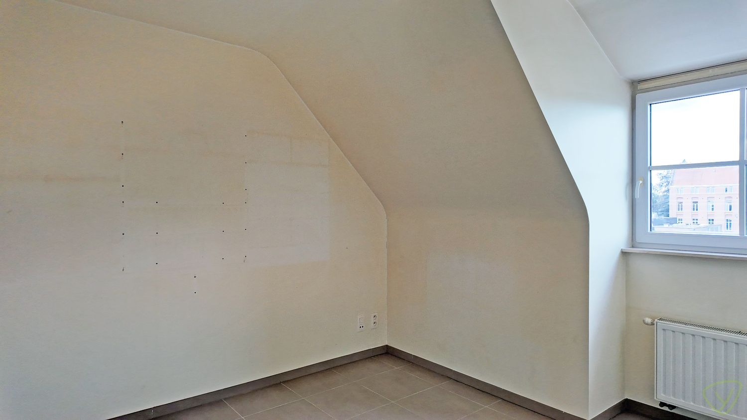 Charmant duplex-appartement met terras en garage nabij centrum Eeklo foto 5